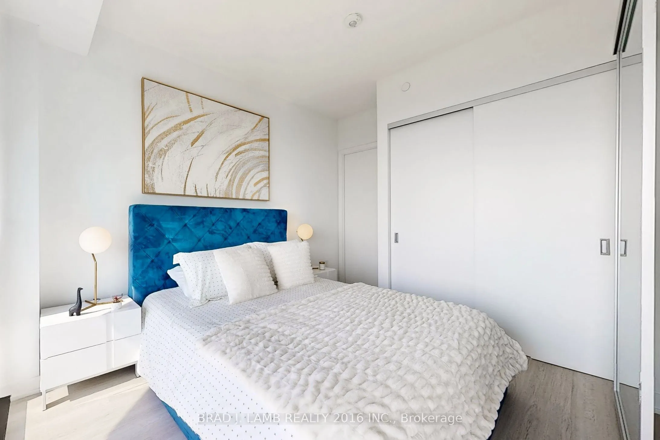 195 McCaul Street, #1501
