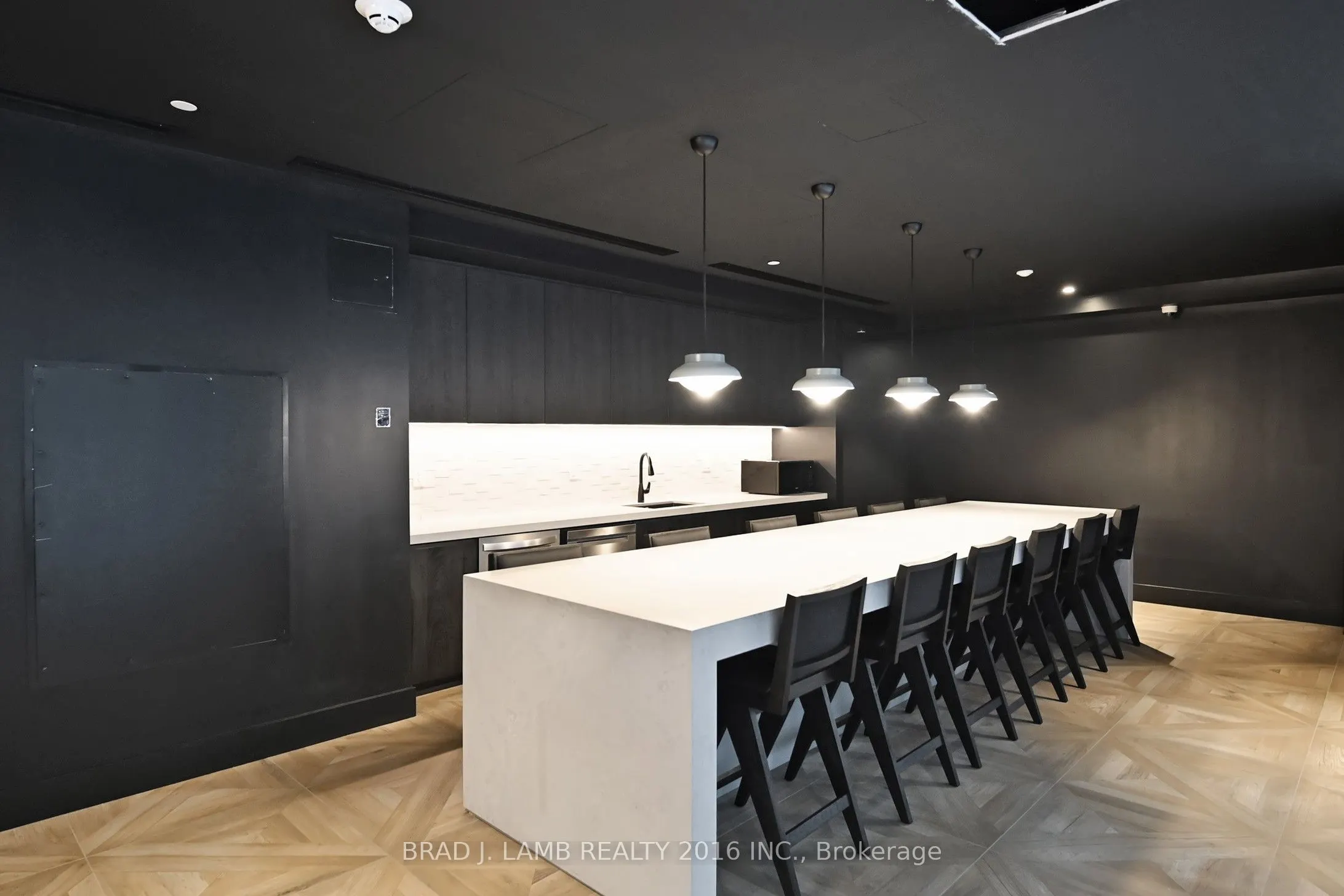 195 McCaul Street, #1501