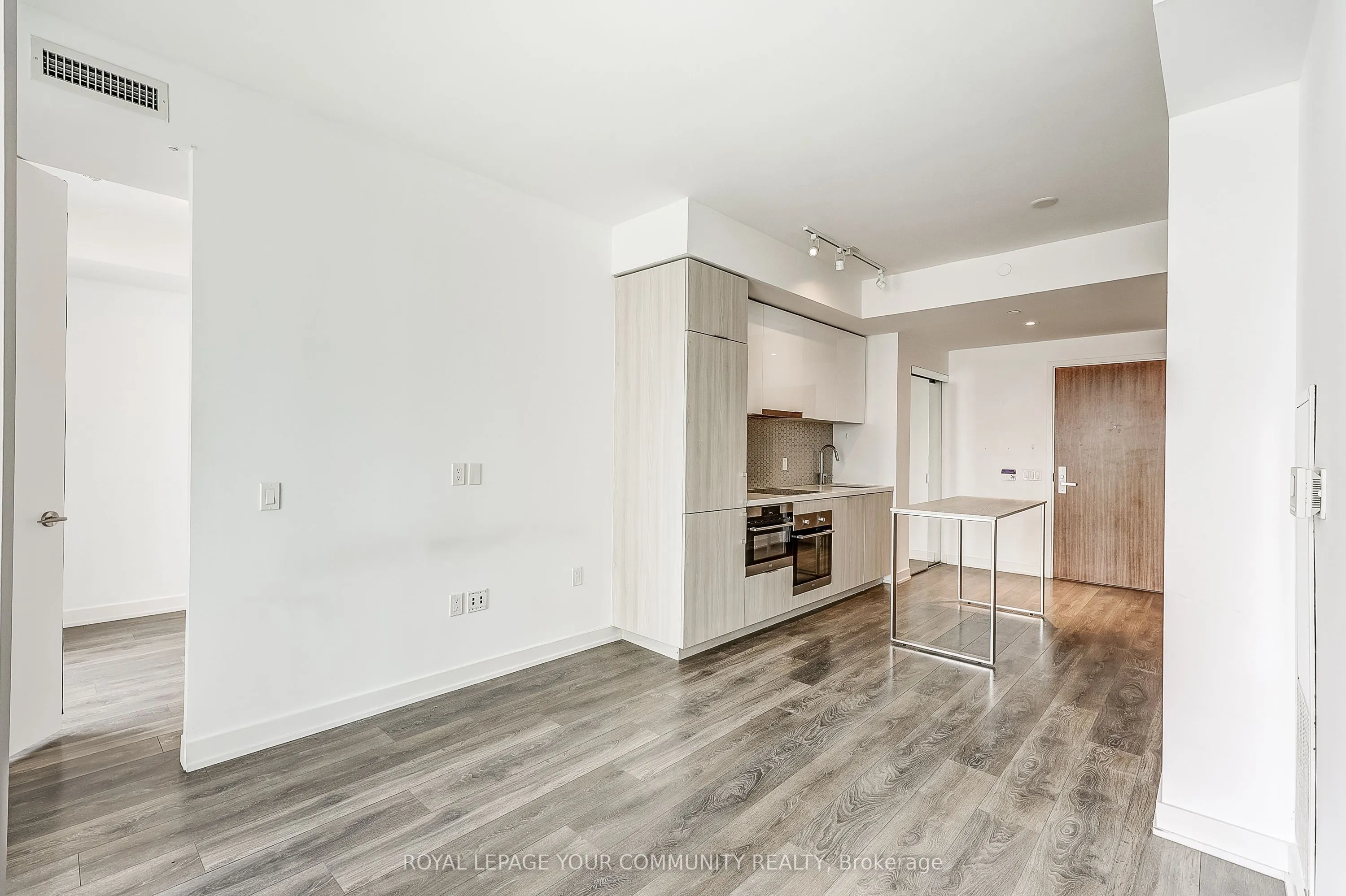 15 Queens Quay Street E, #1808