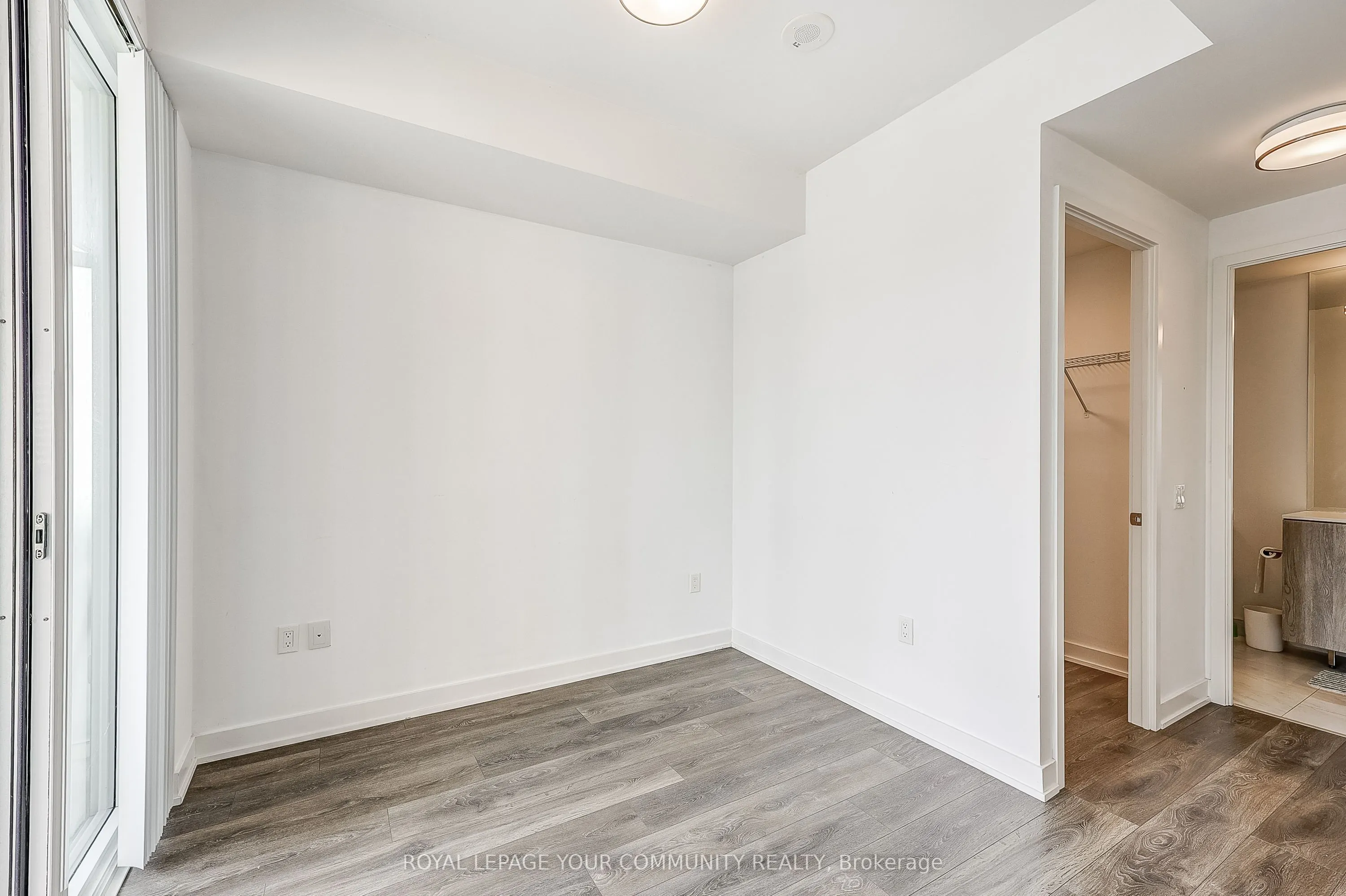 15 Queens Quay Street E, #1808
