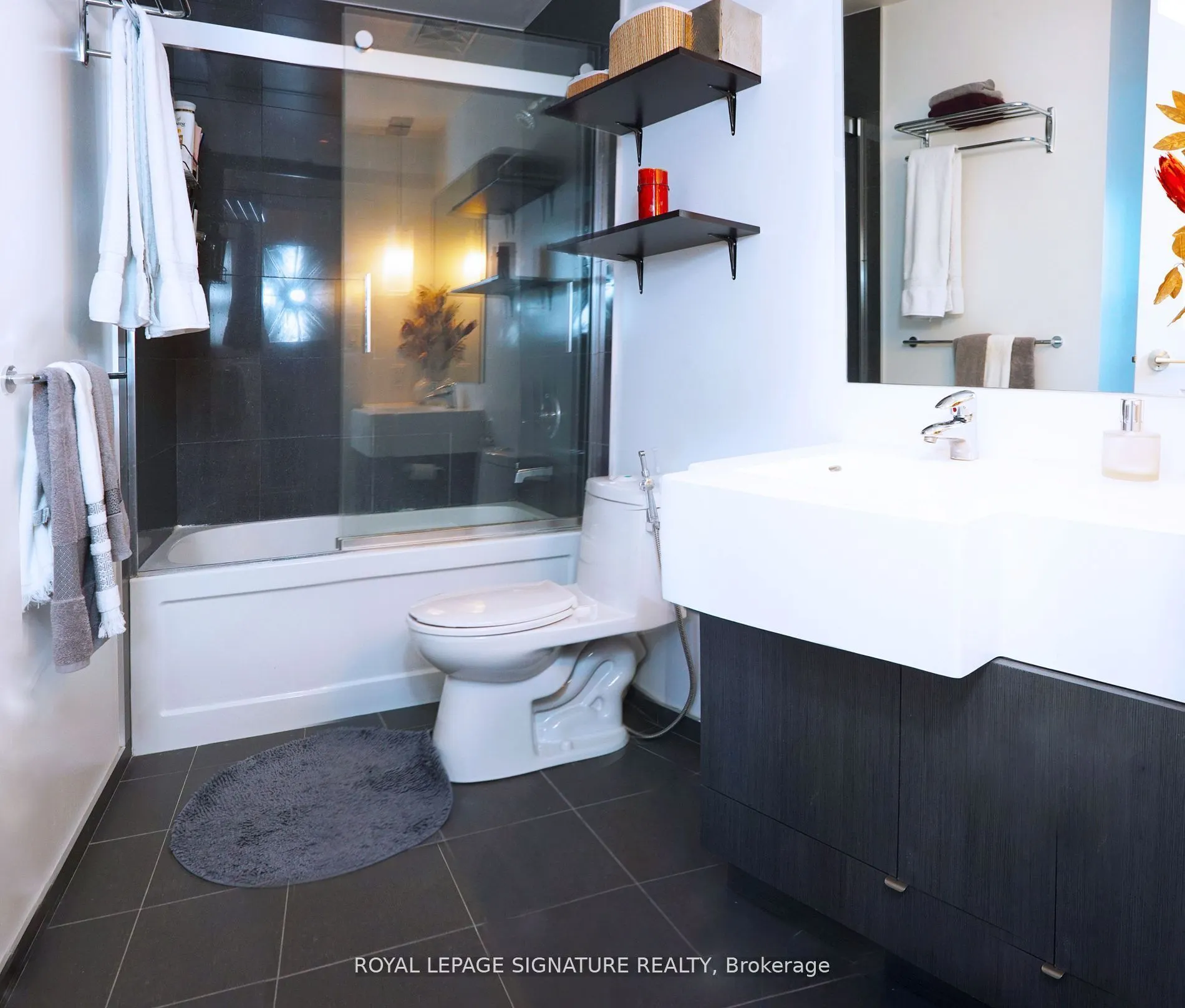 8 The Esplanade, #5204