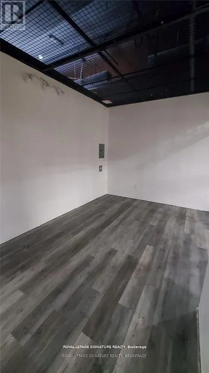 384 Yonge Street, #106