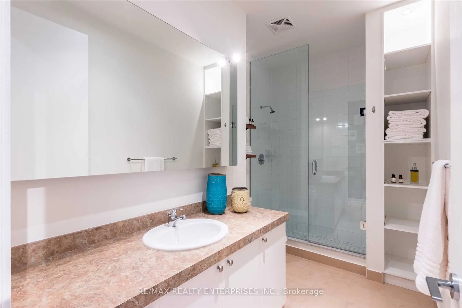 43 Hanna Avenue, #416