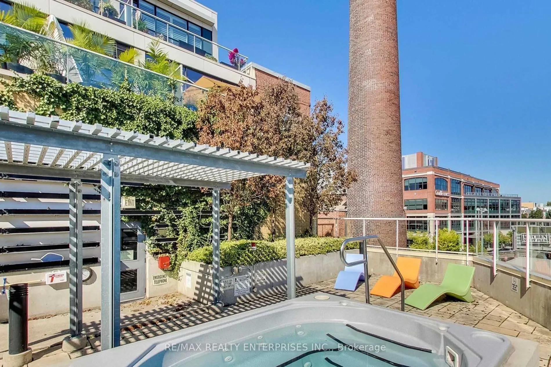 43 Hanna Avenue, #416
