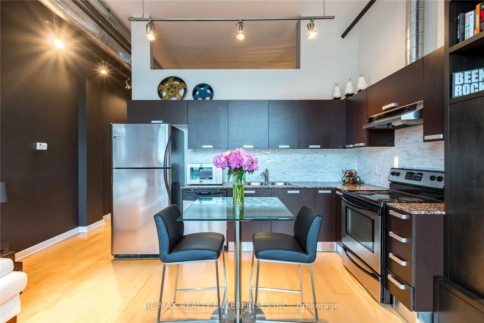 43 Hanna Avenue, #416