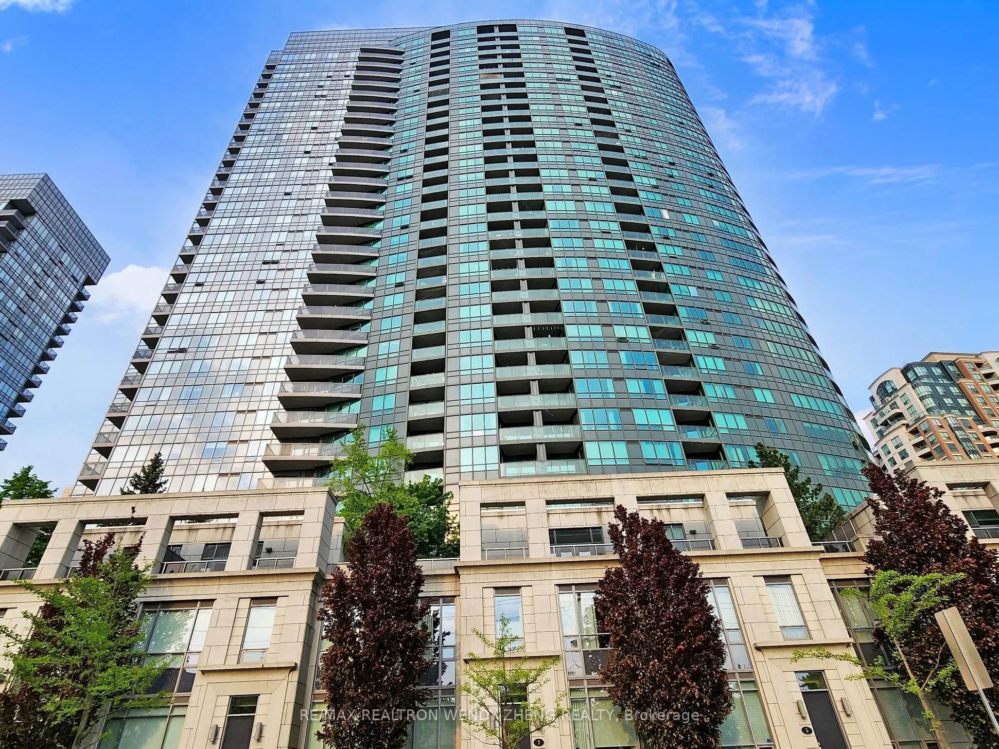 15 Greenview Avenue, #910