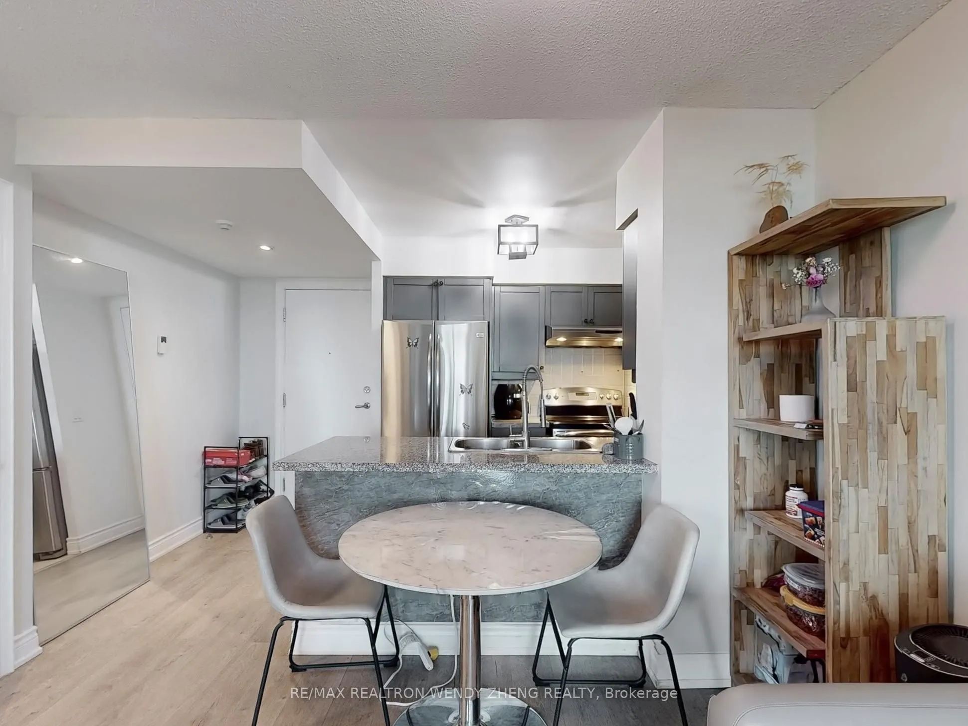 15 Greenview Avenue, #910