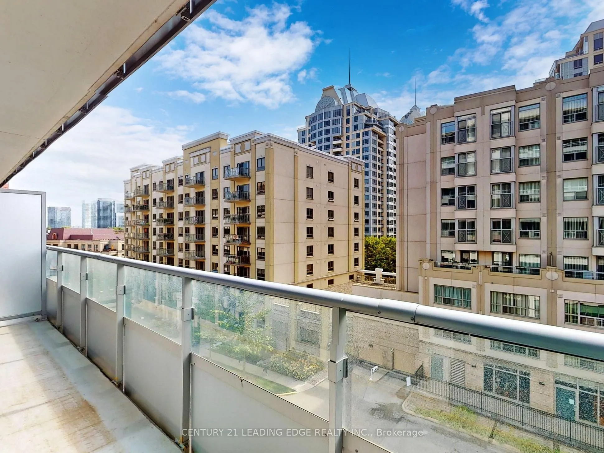 591 Sheppard Avenue E, #607