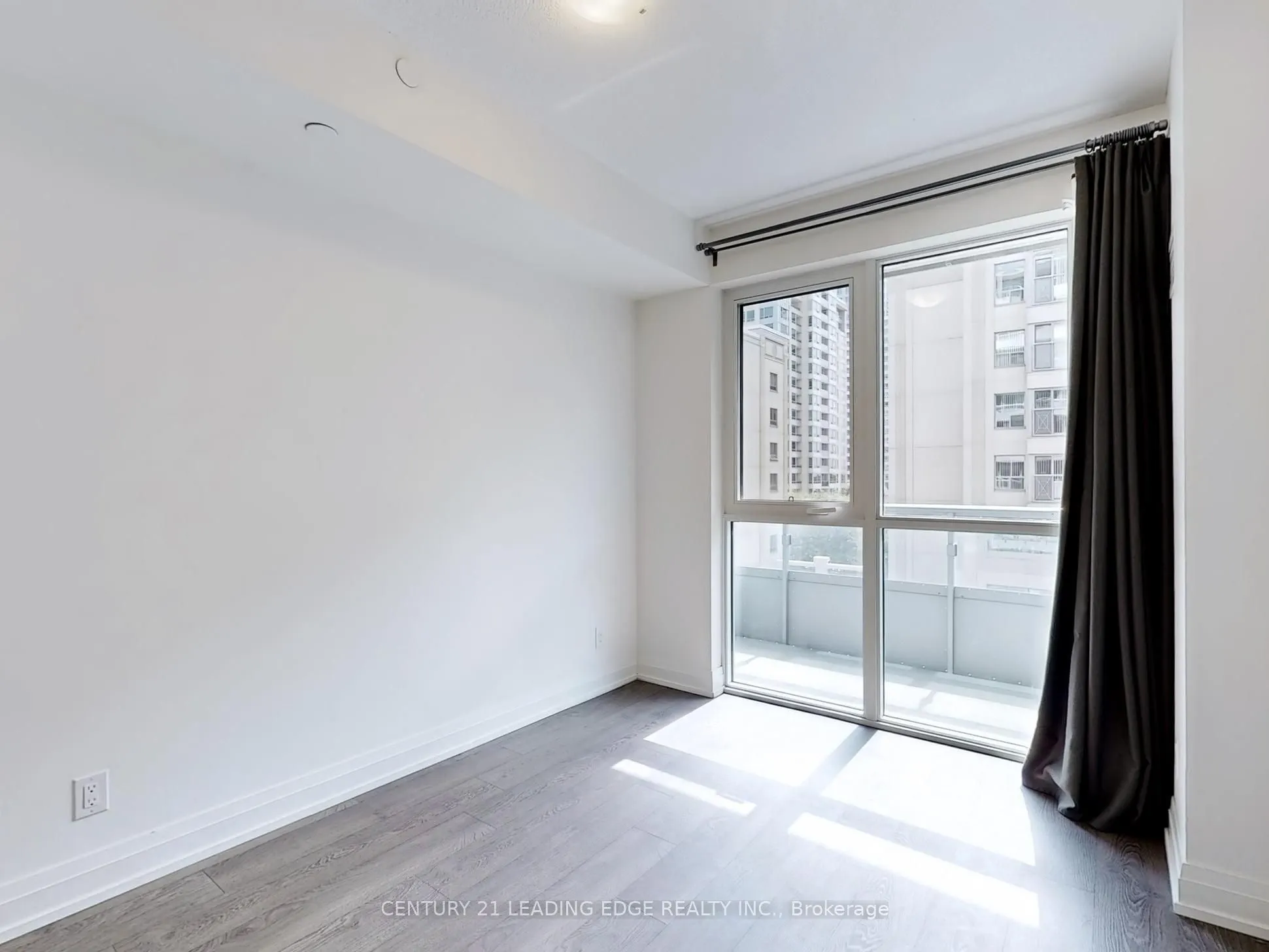 591 Sheppard Avenue E, #607
