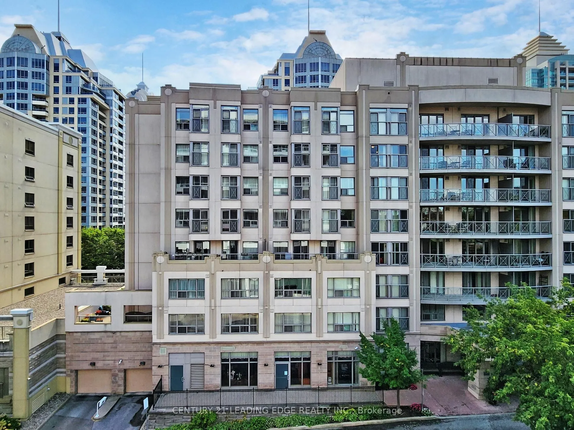 591 Sheppard Avenue E, #607