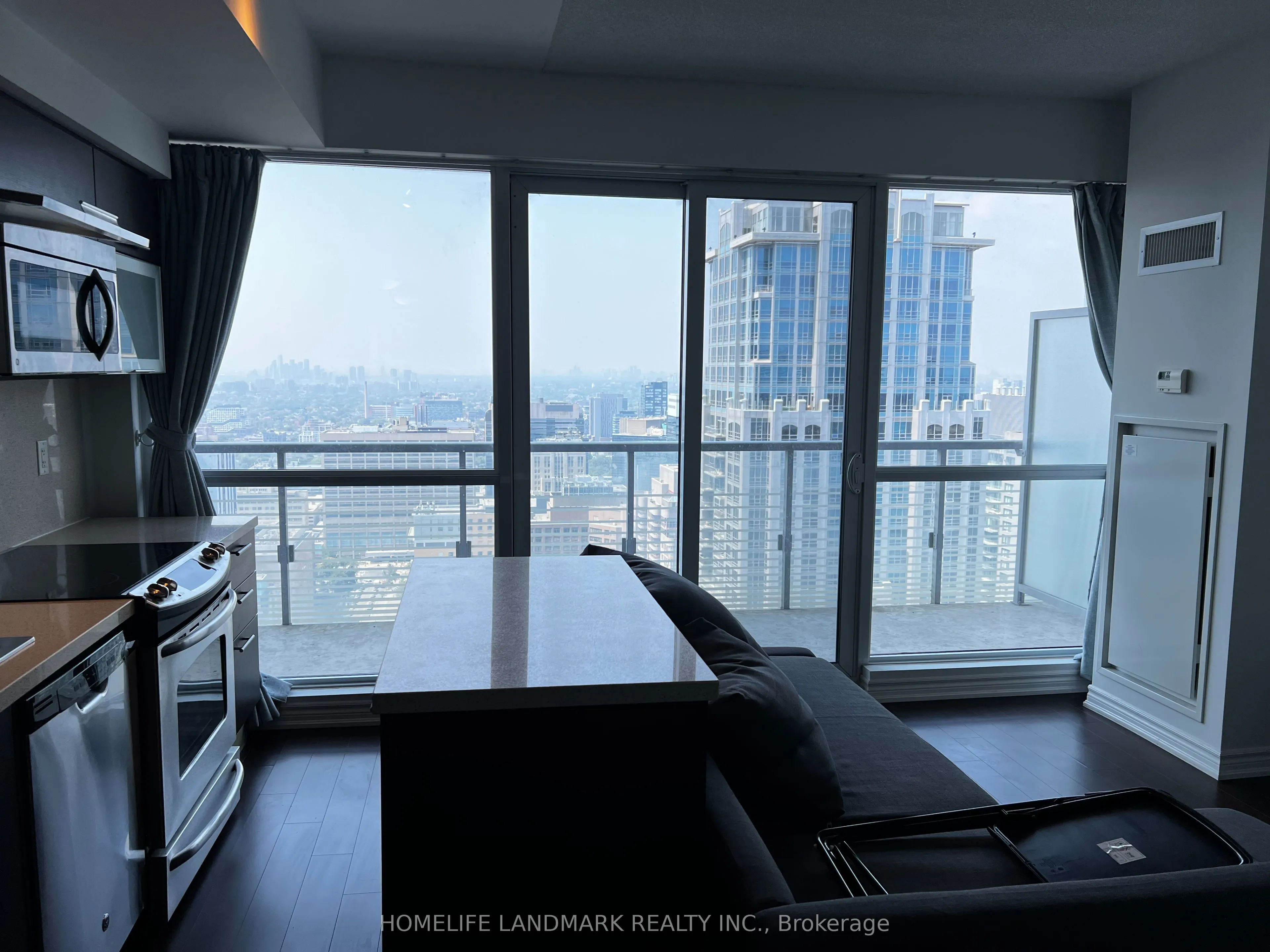 386 Yonge Street, #3814