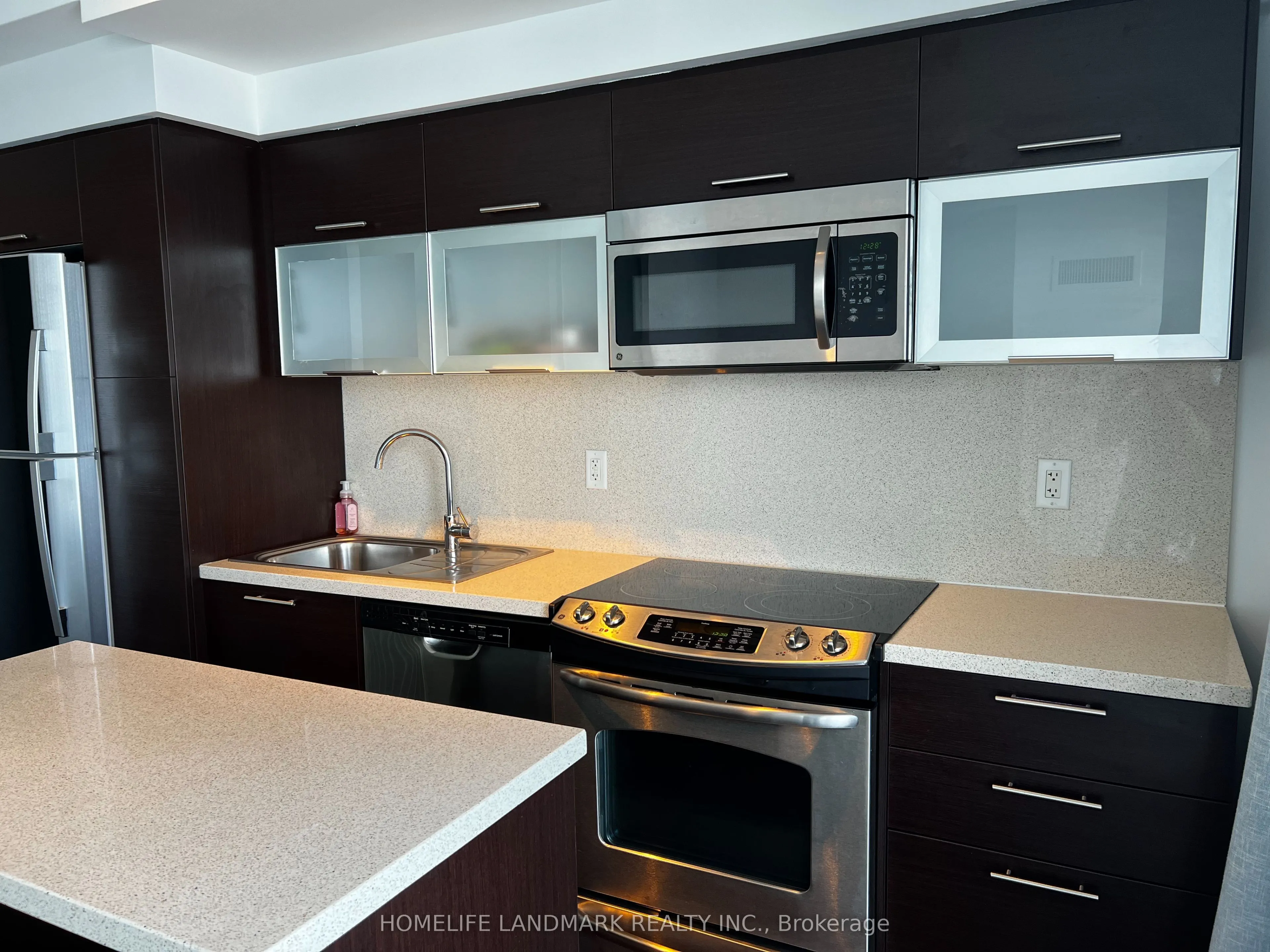 386 Yonge Street, #3814