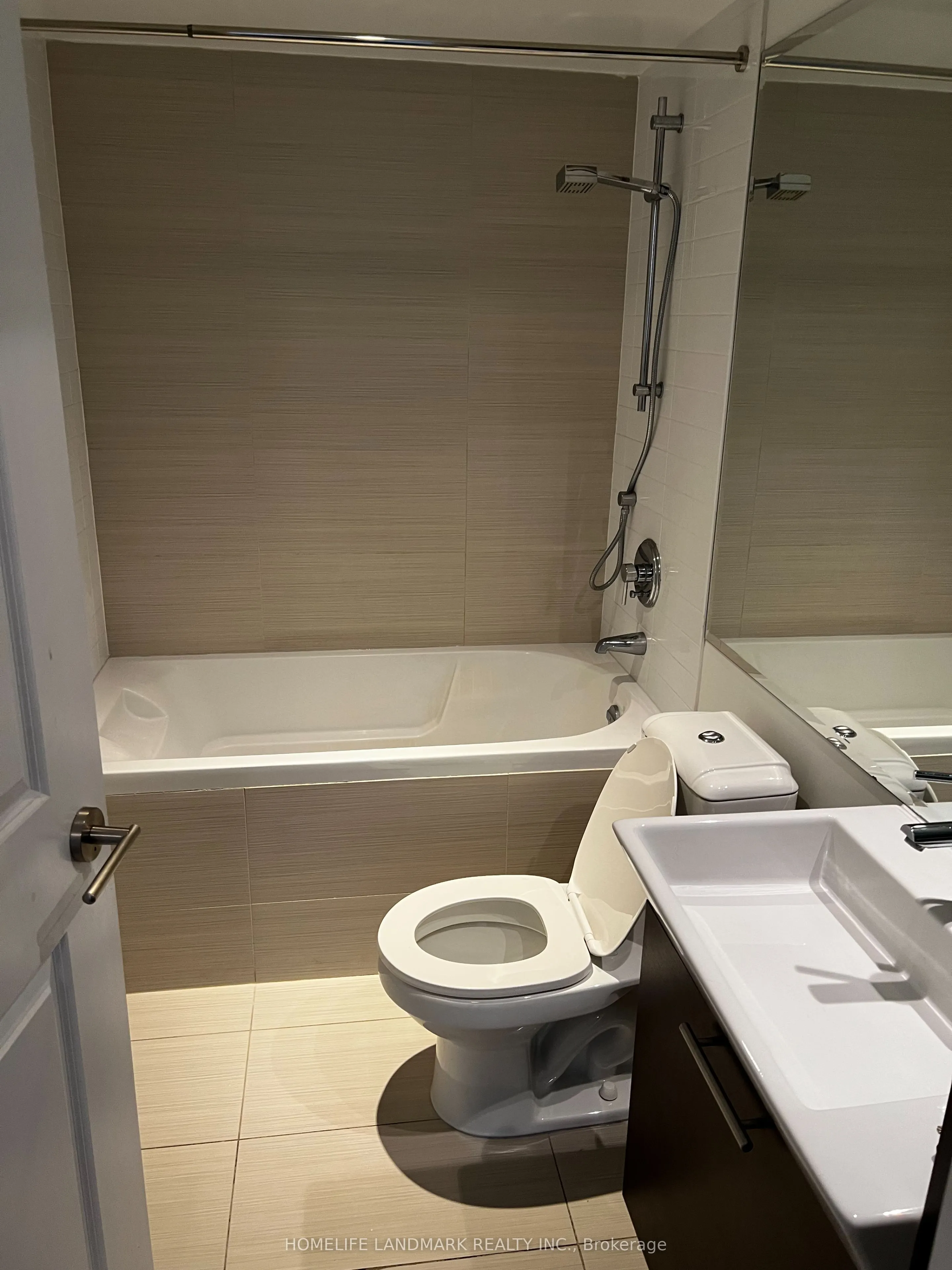 386 Yonge Street, #3814