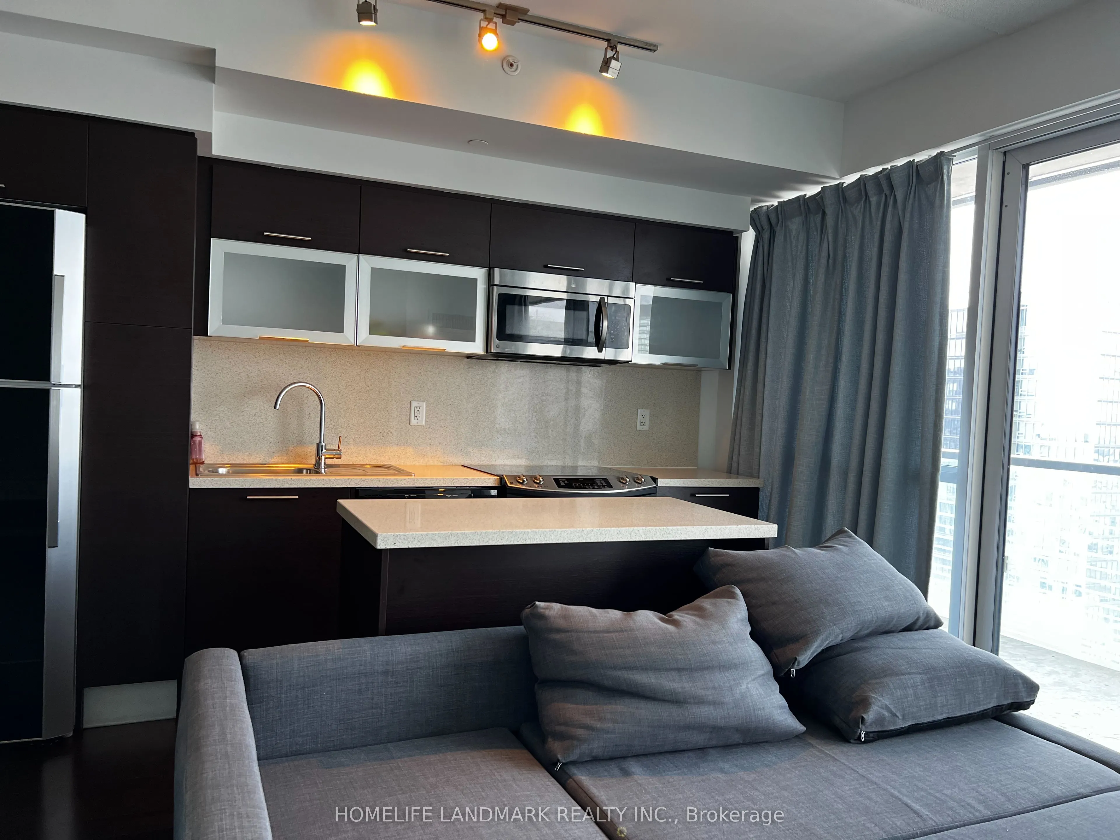 386 Yonge Street, #3814