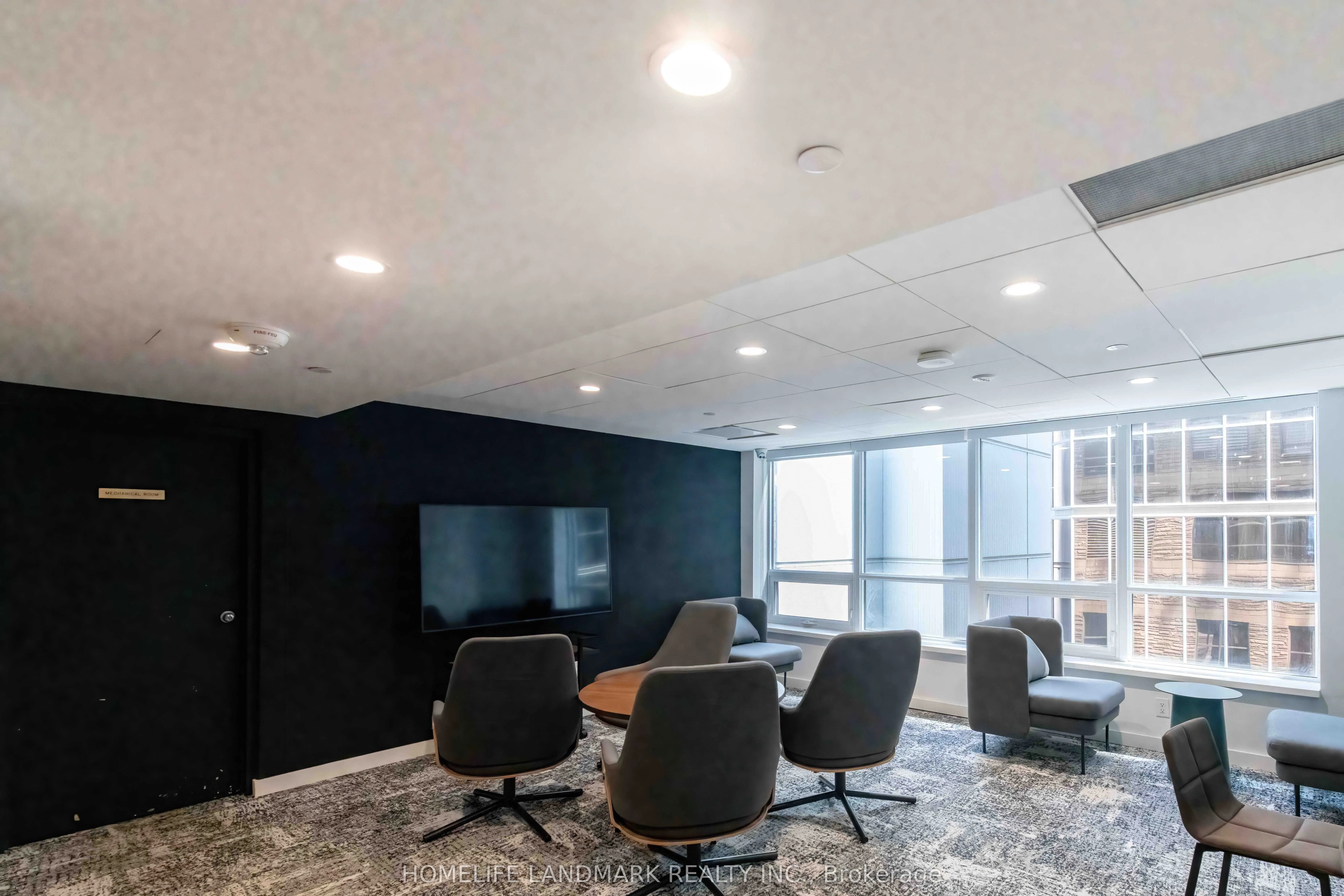71 Simcoe Street, #1002