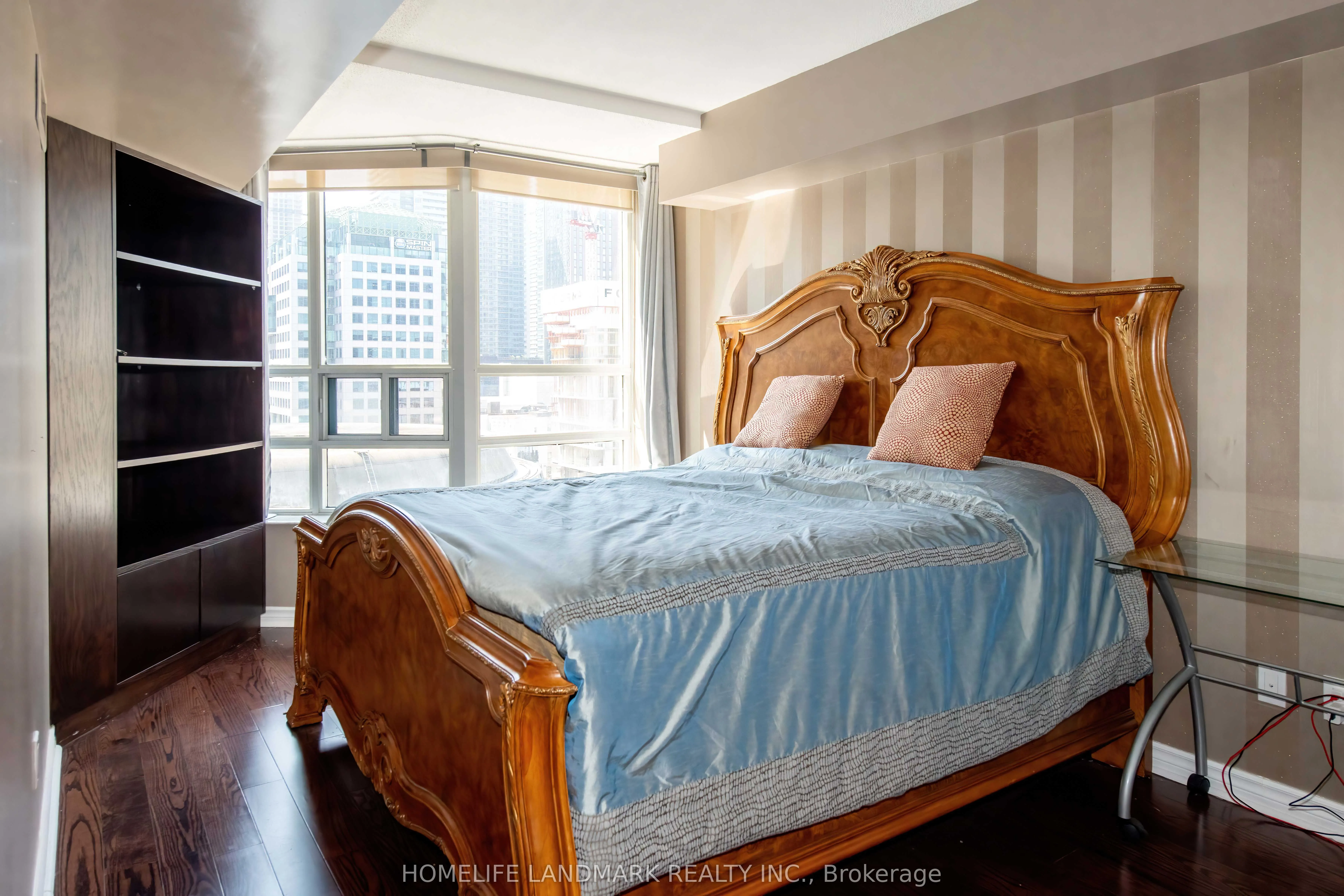 71 Simcoe Street, #1002