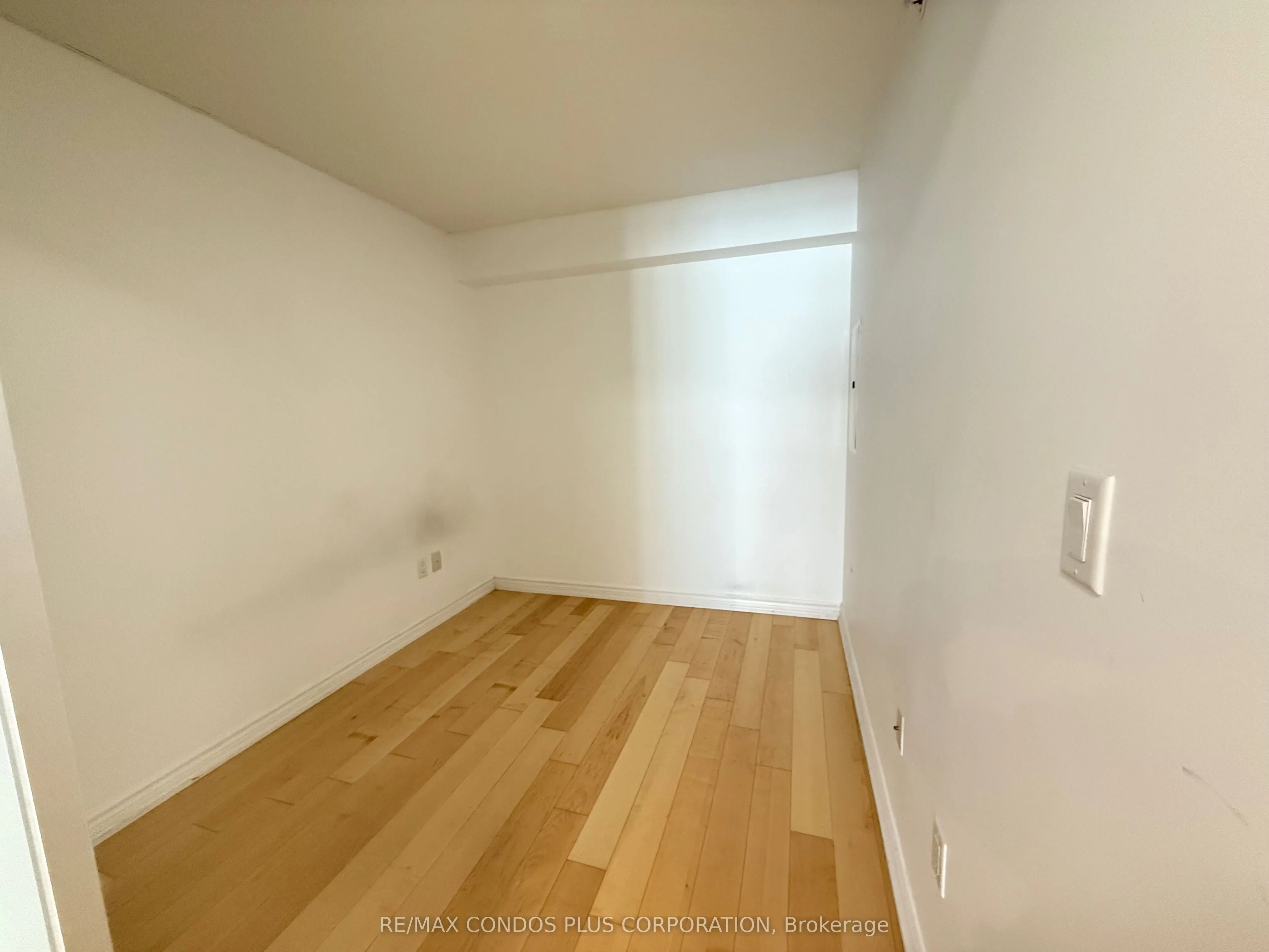 386 Yonge Street, #1616