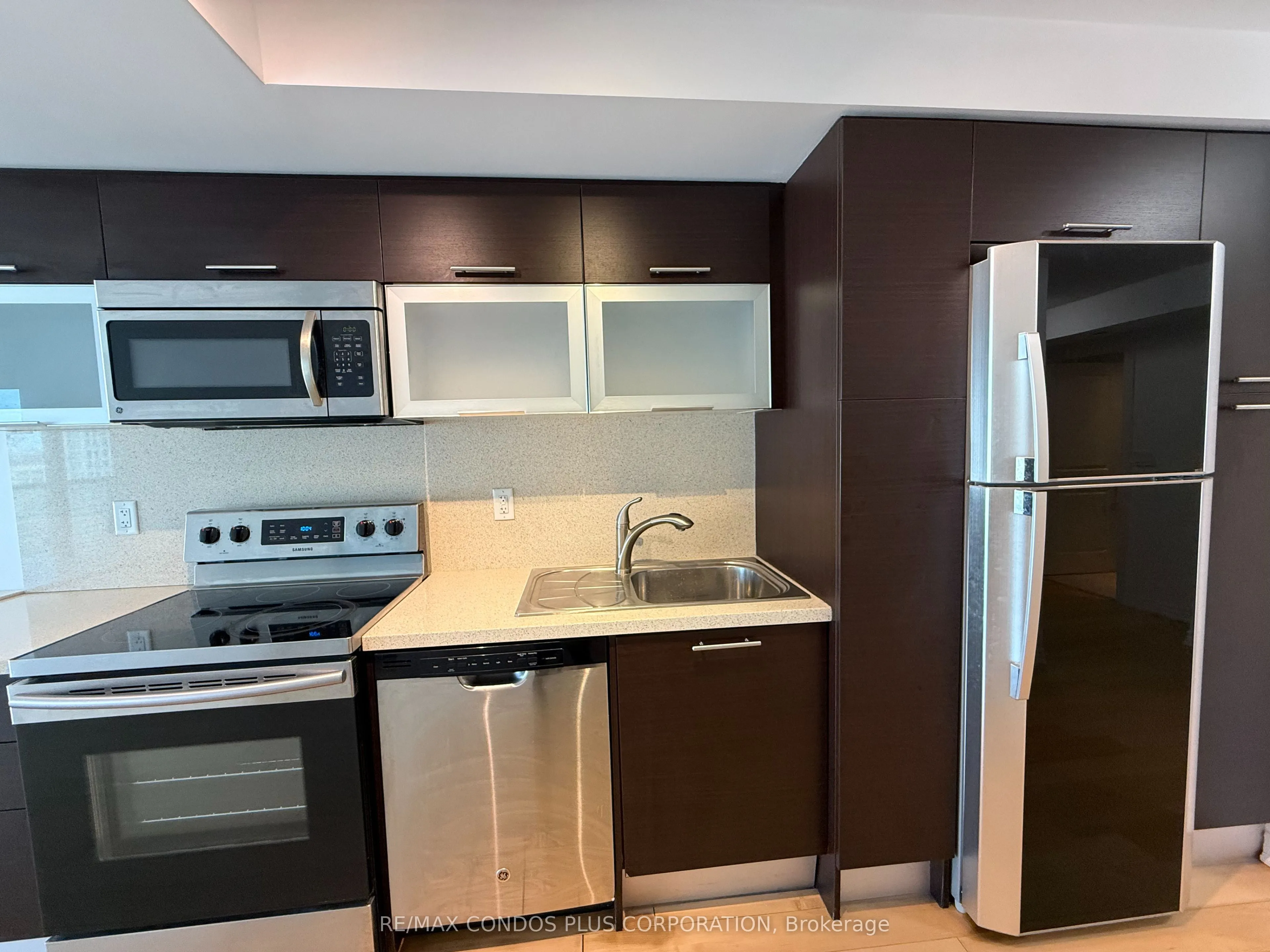386 Yonge Street, #1616