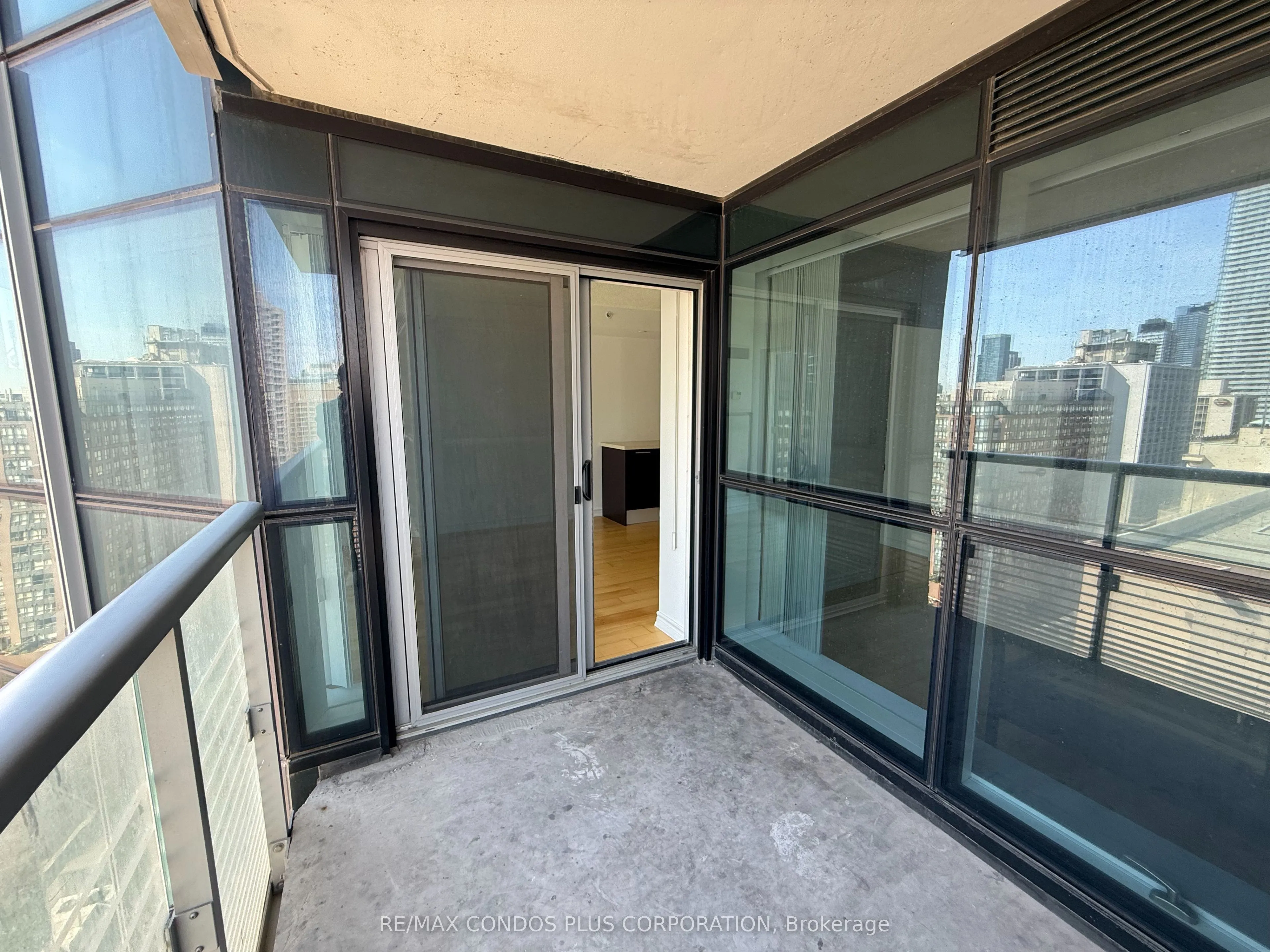 386 Yonge Street, #1616
