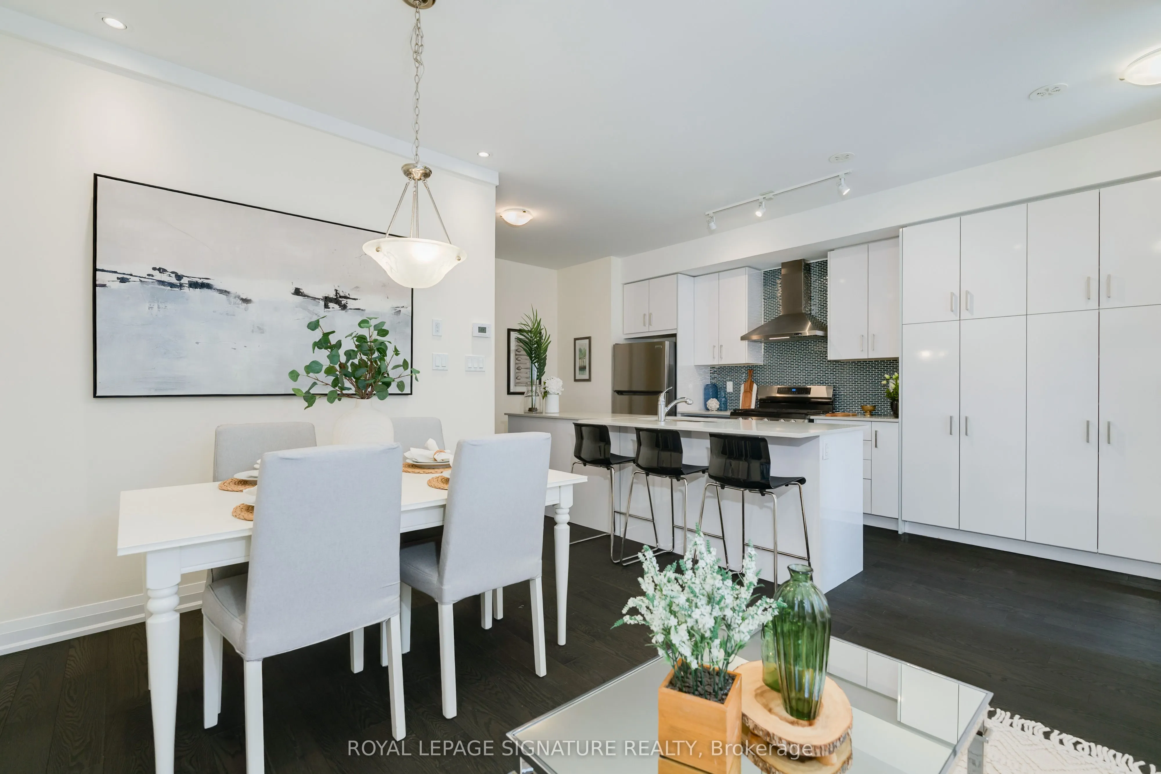 1972 Victoria Park Avenue, #27