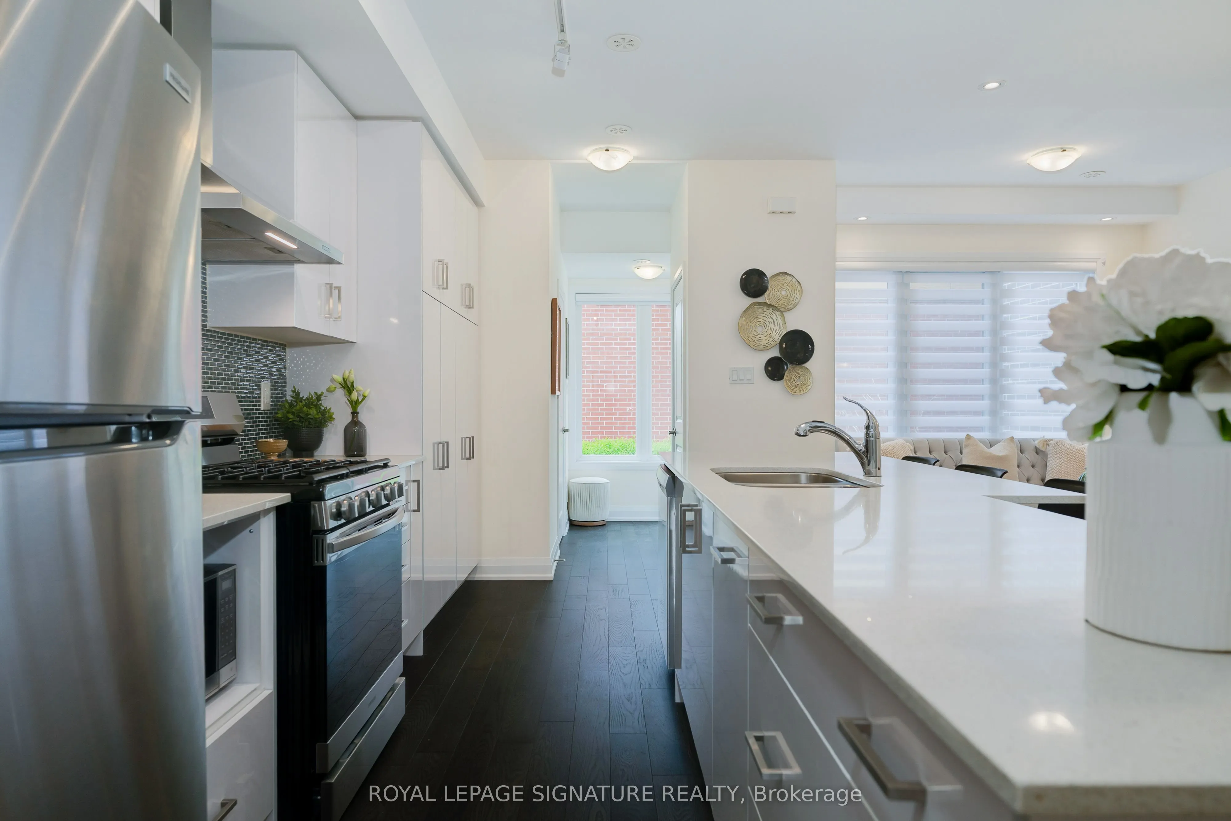 1972 Victoria Park Avenue, #27