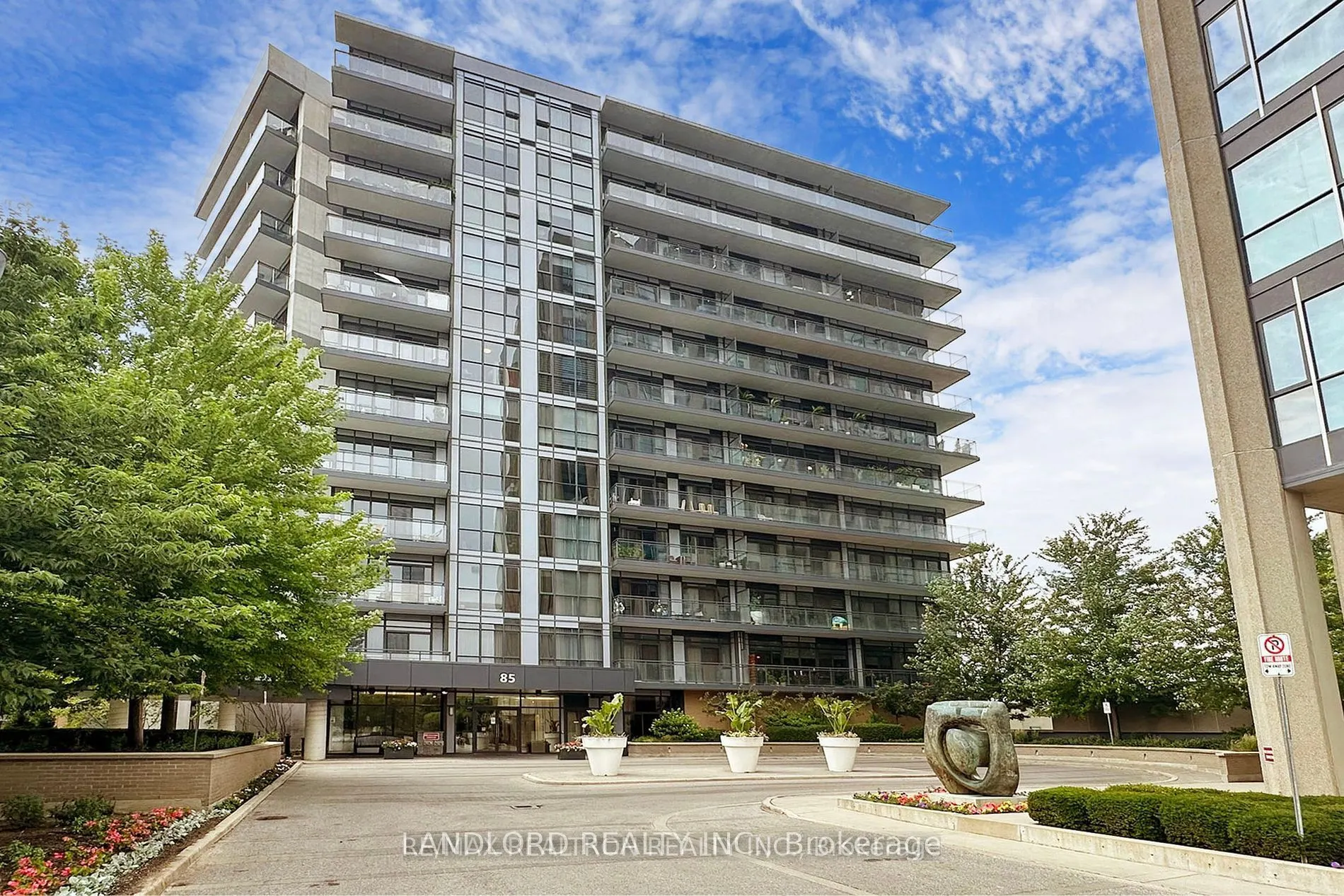 85 The Donway W, #207