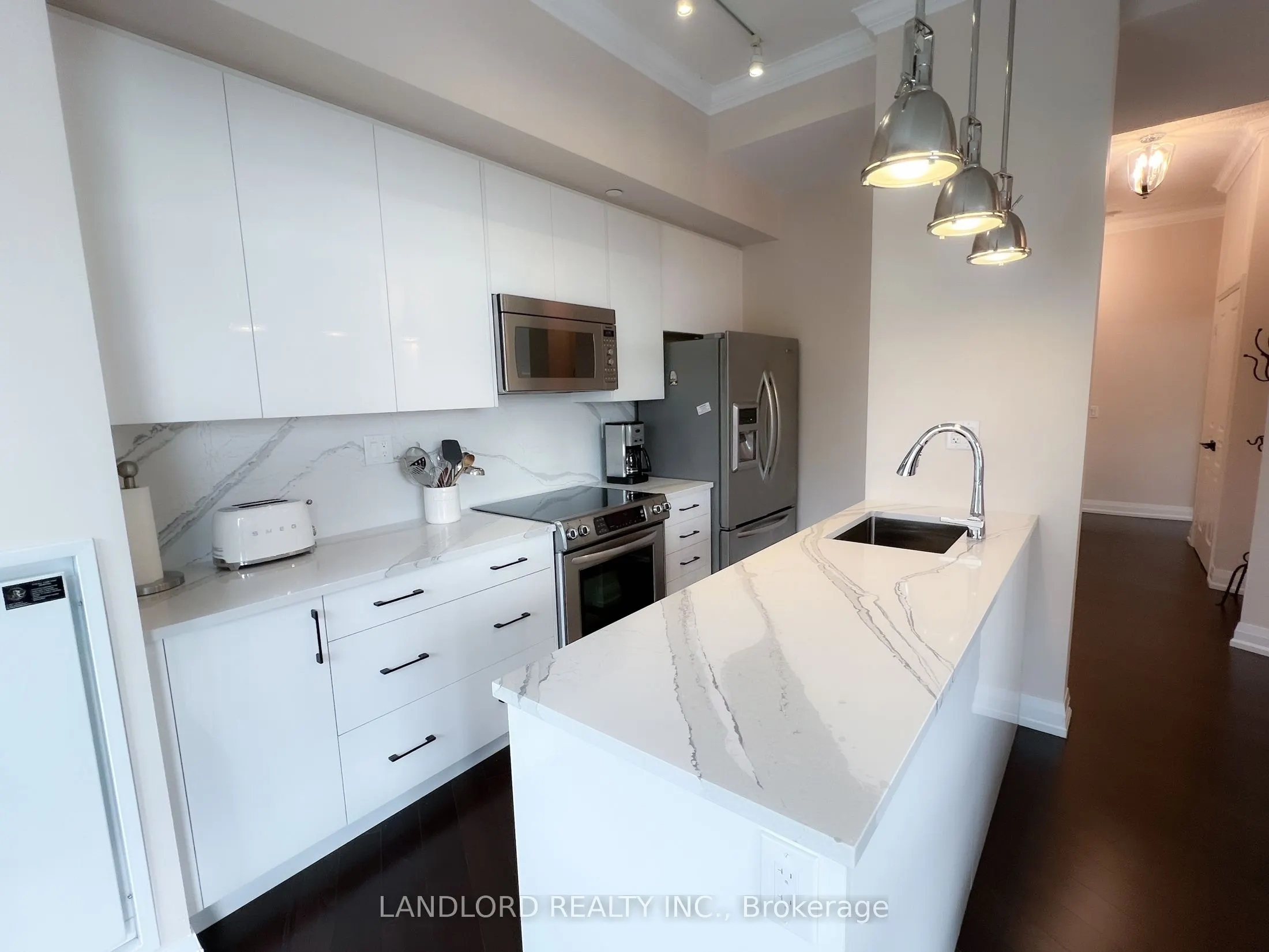 85 The Donway W, #207
