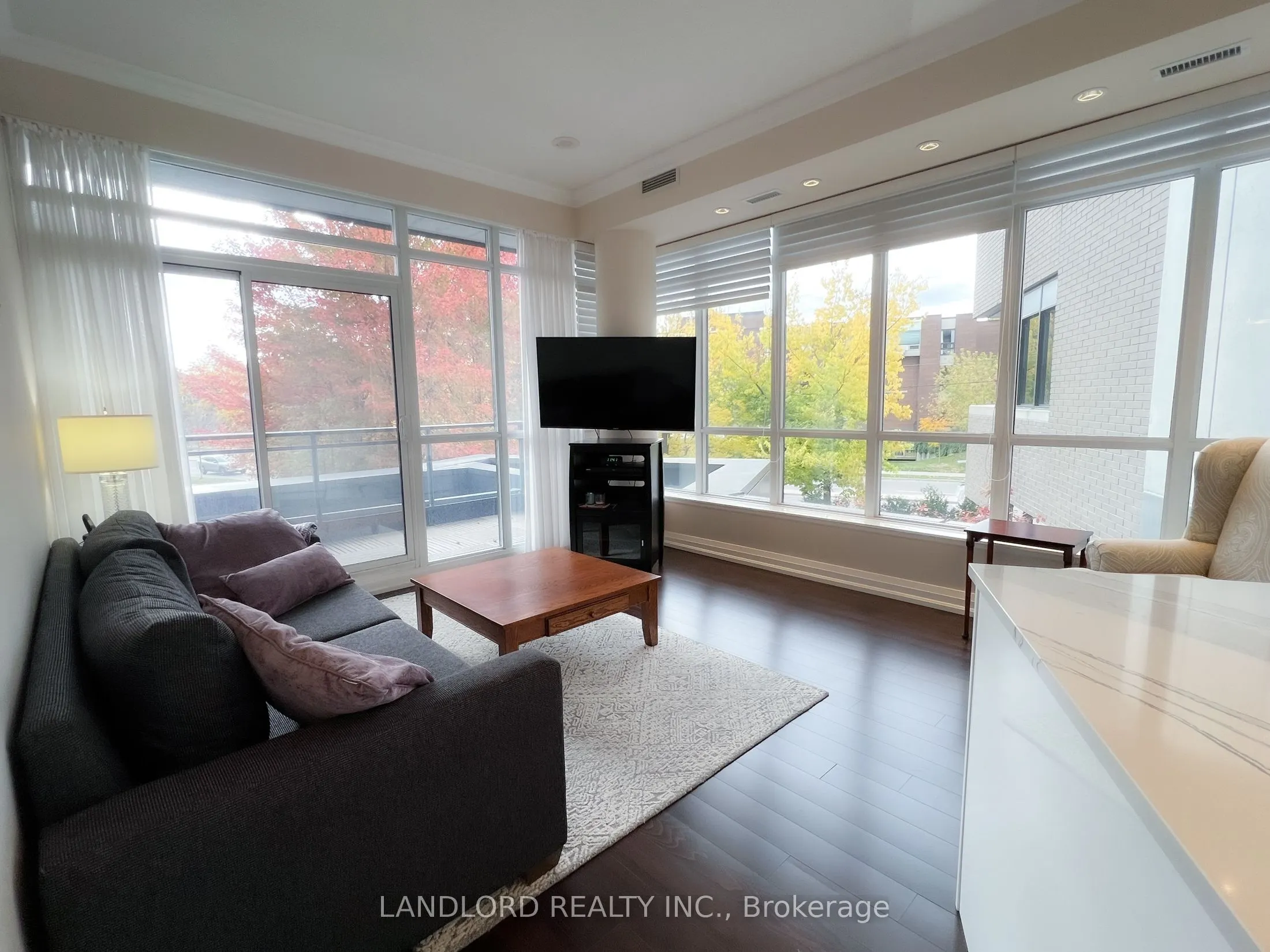 85 The Donway W, #207