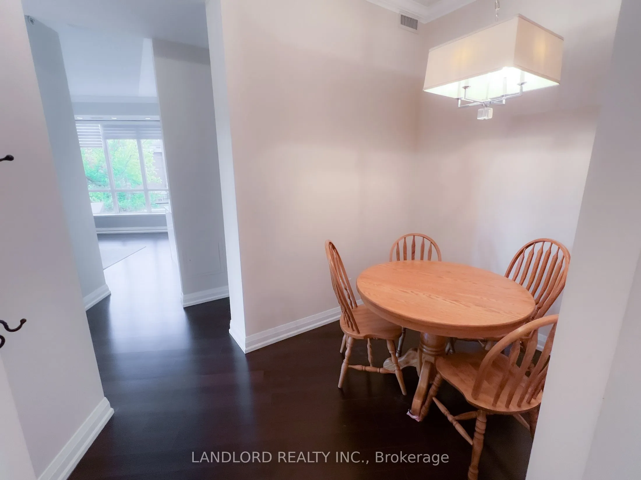 85 The Donway W, #207