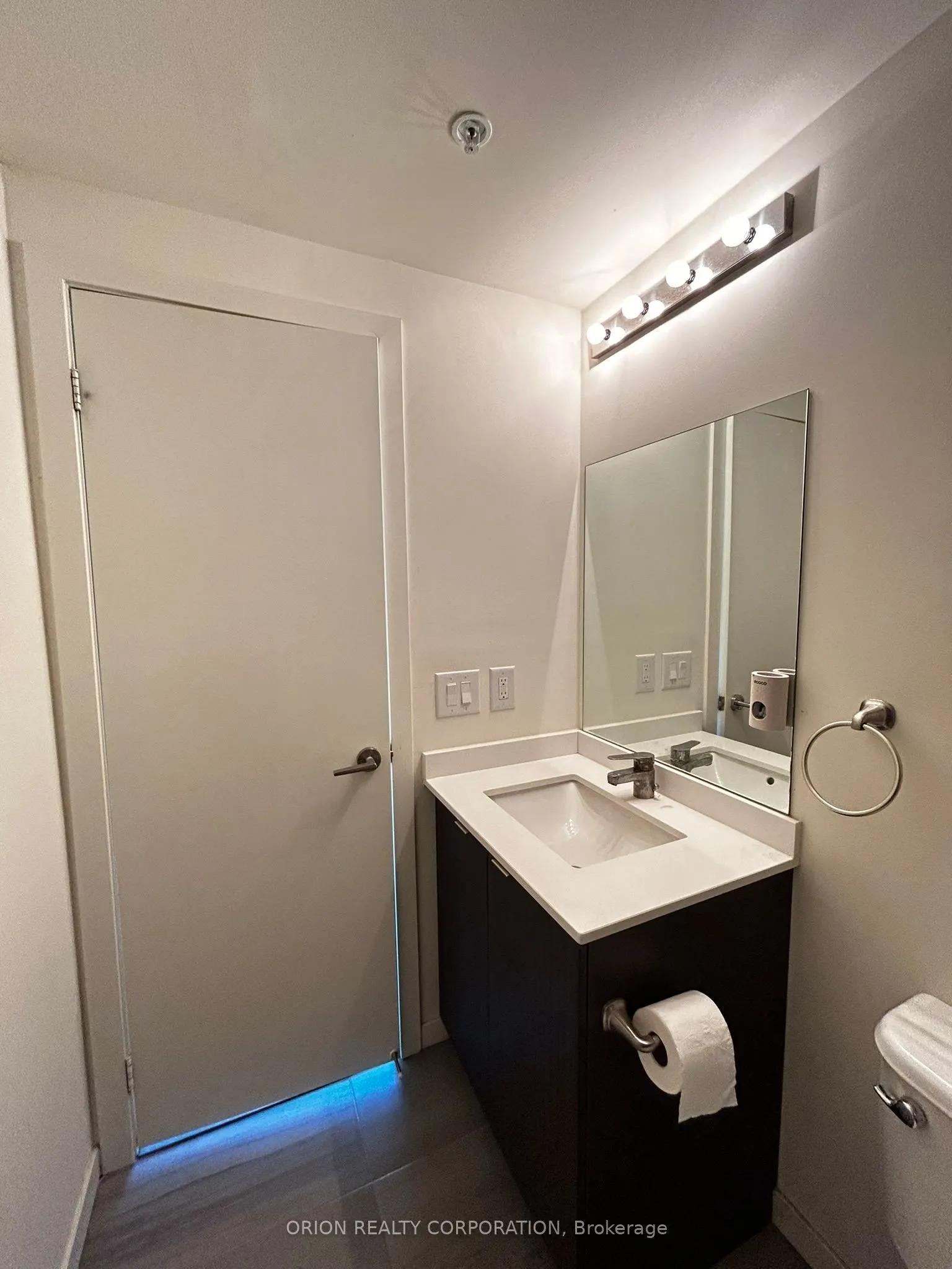 3237 Bayview Avenue, #906
