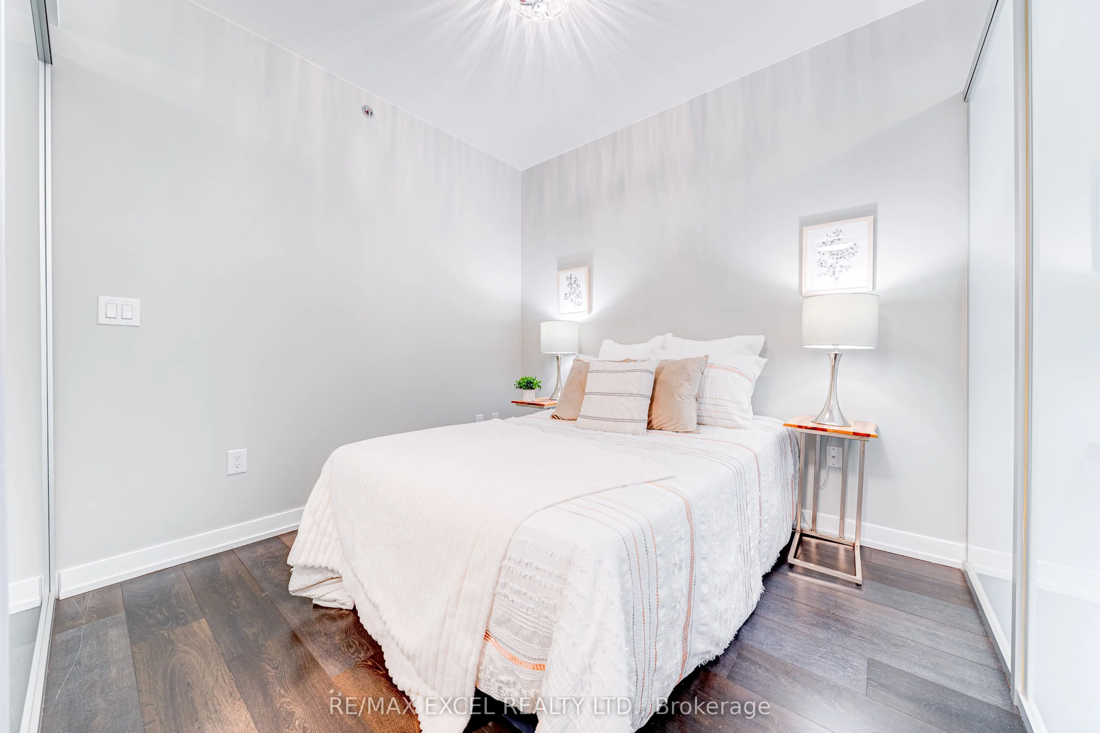 426 University Avenue, #1705