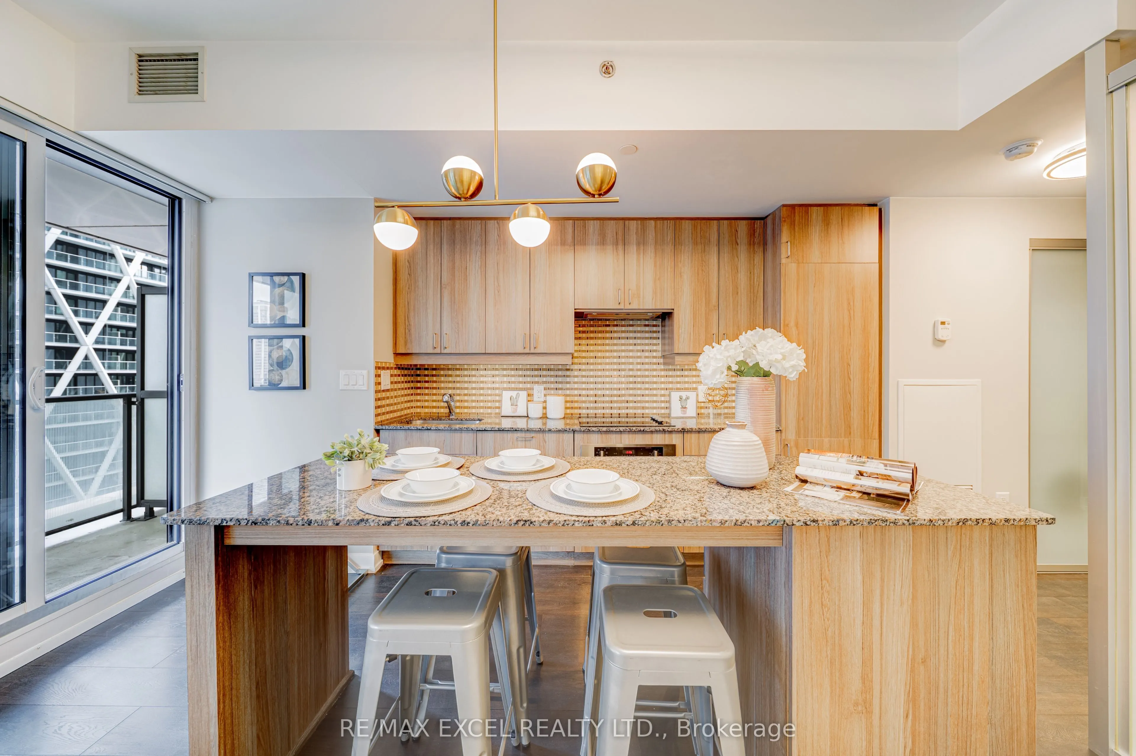 426 University Avenue, #1705