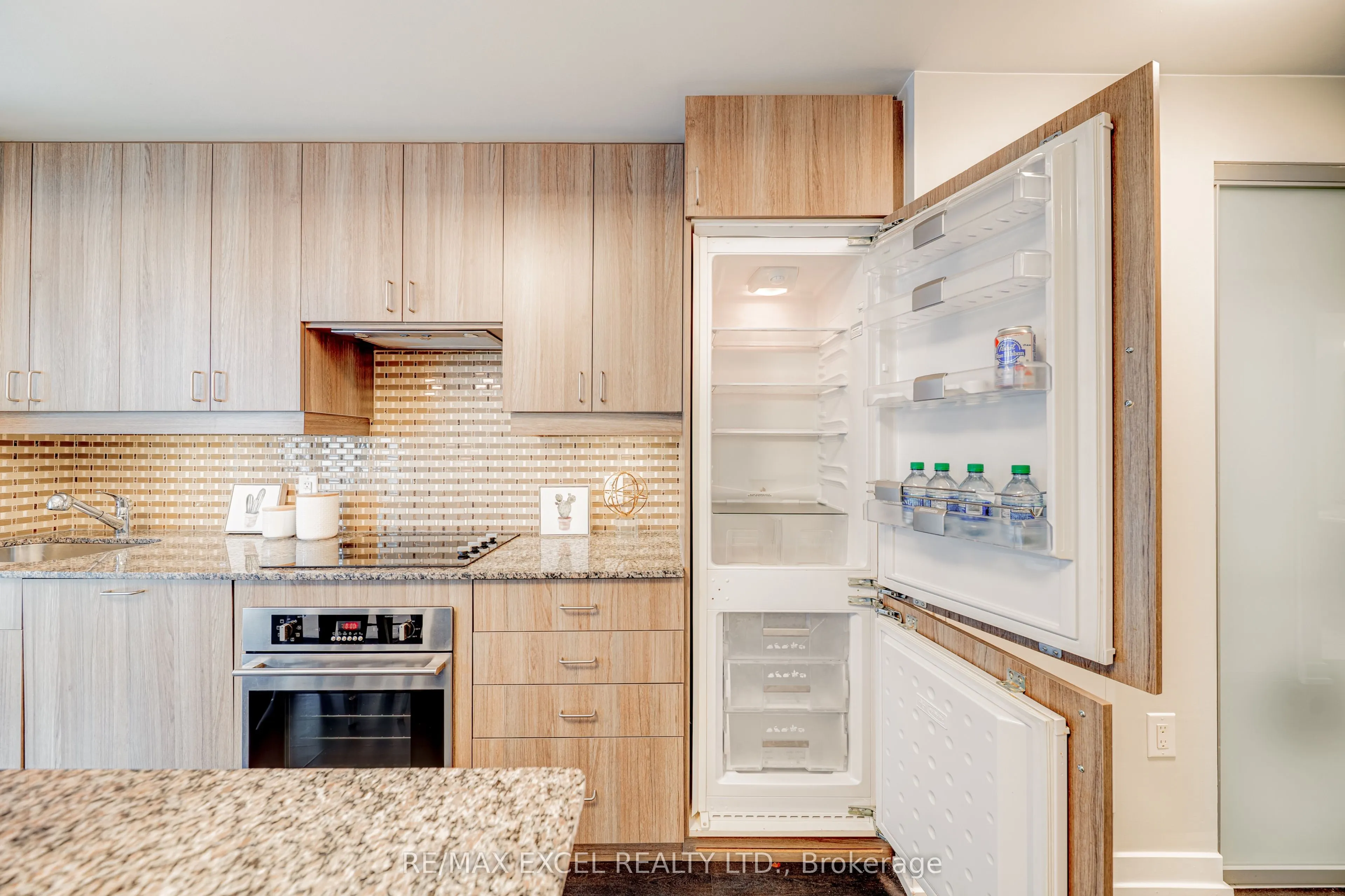 426 University Avenue, #1705