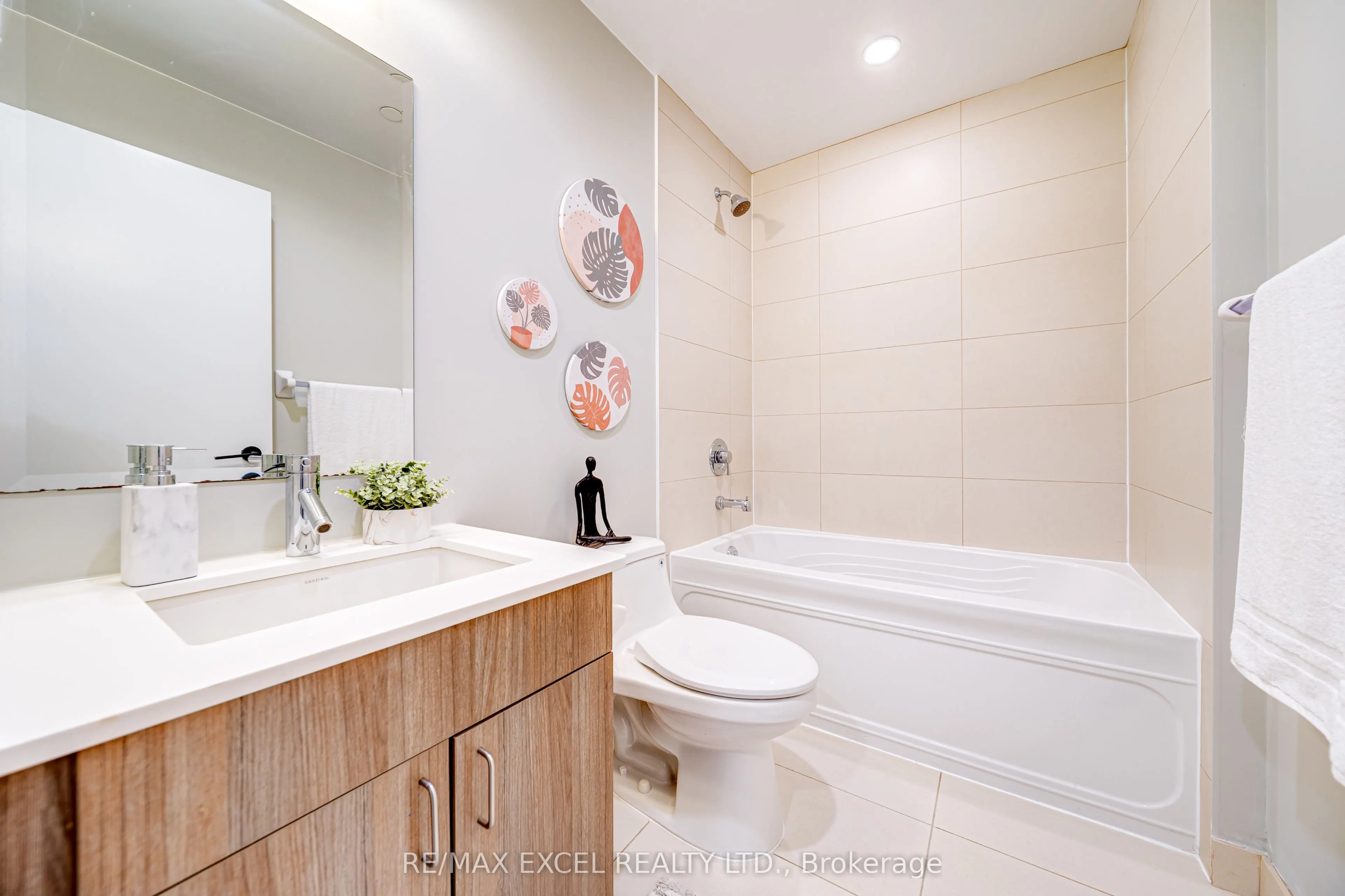 426 University Avenue, #1705