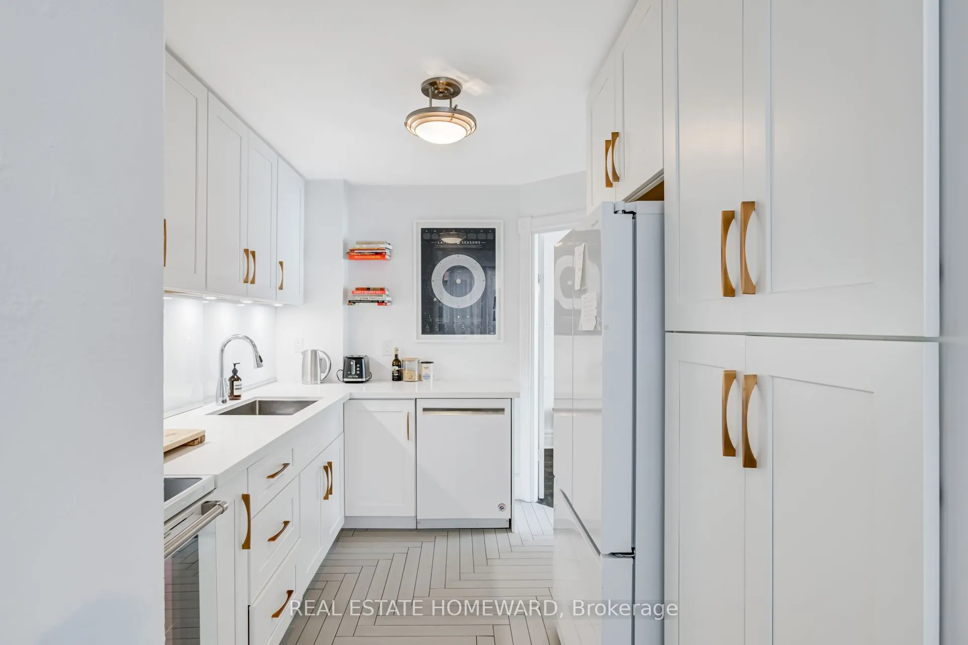 25 Maitland Street, #410