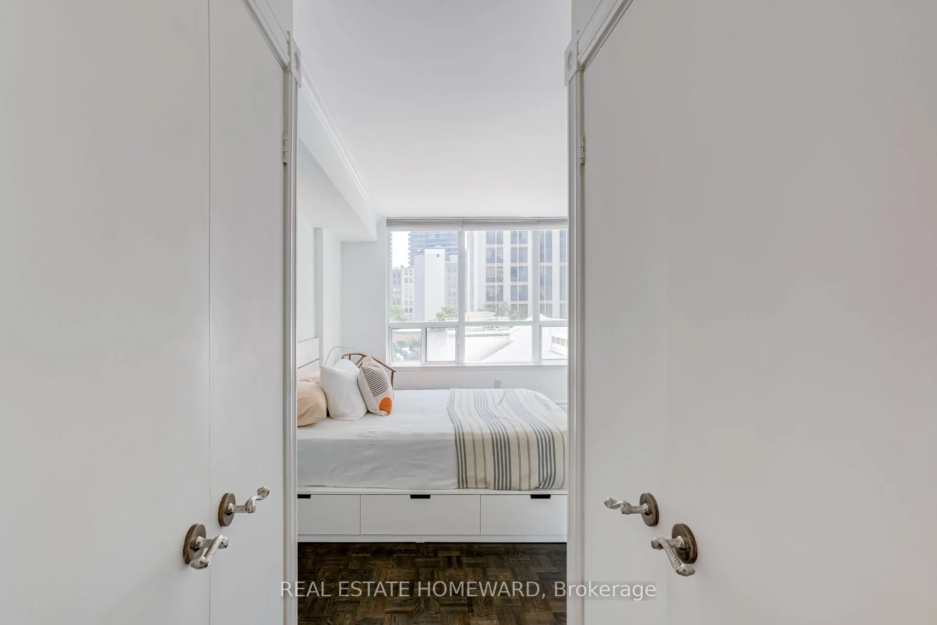 25 Maitland Street, #410