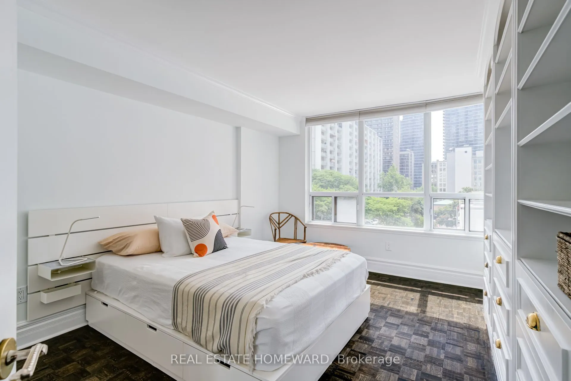 25 Maitland Street, #410