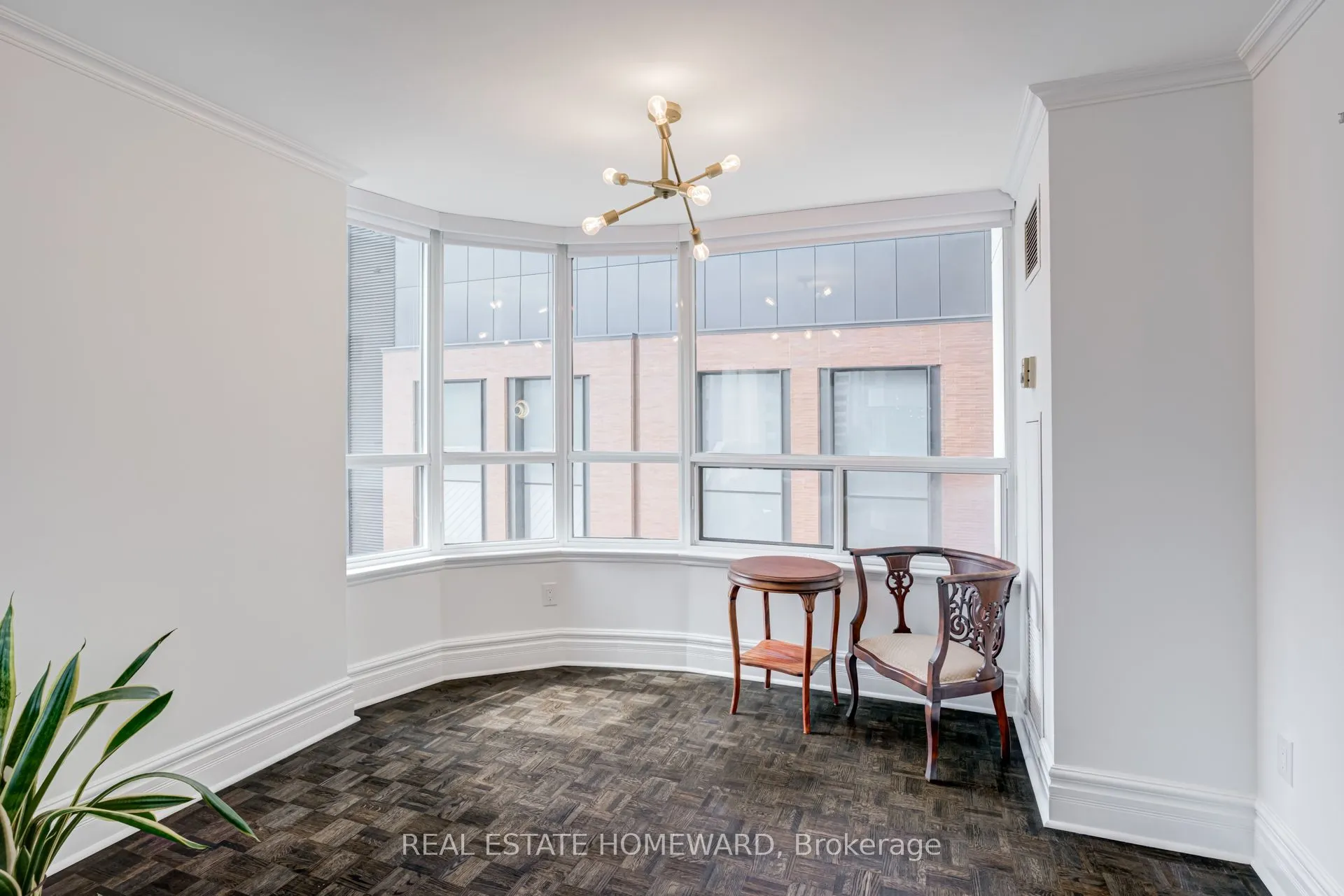 25 Maitland Street, #410
