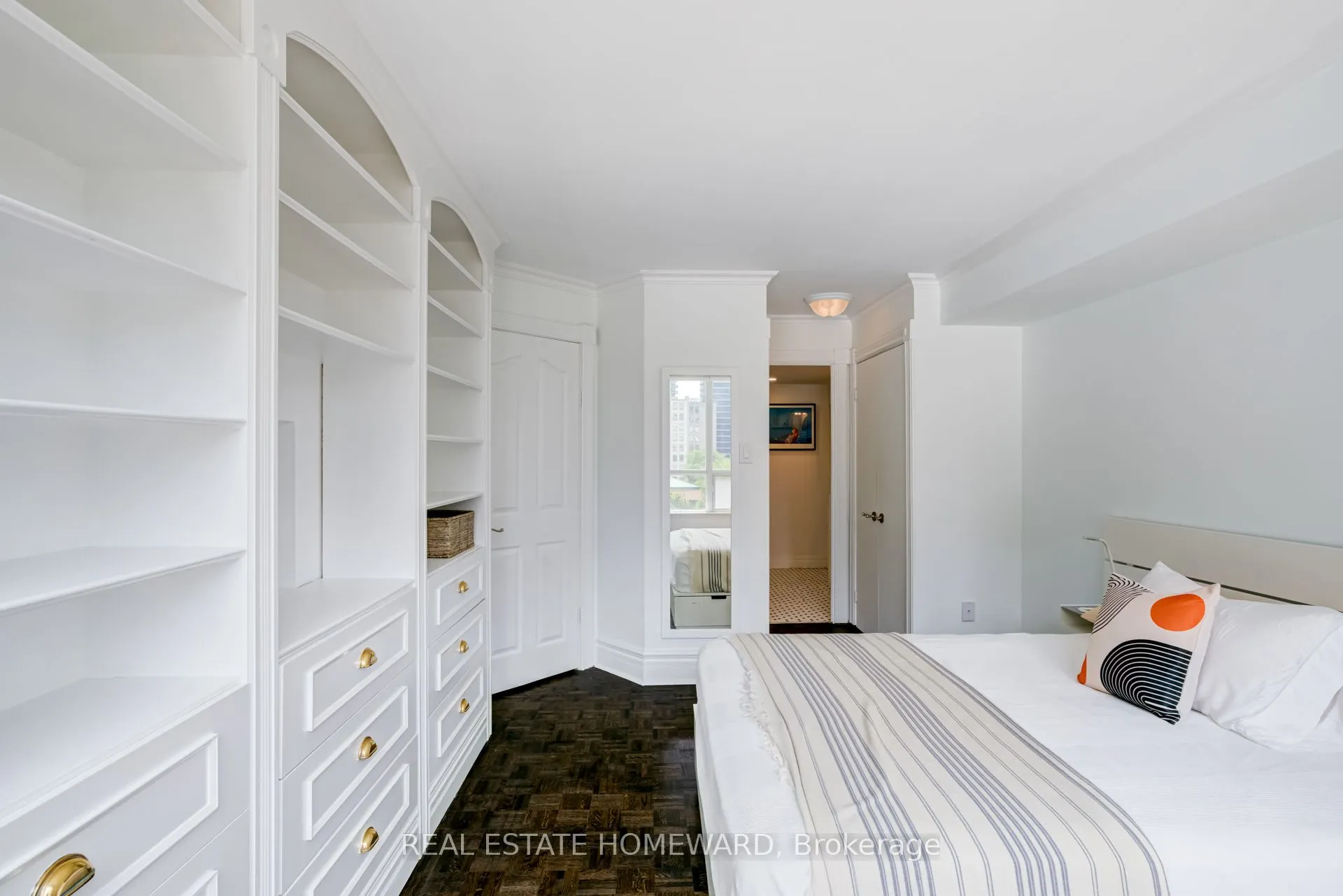 25 Maitland Street, #410