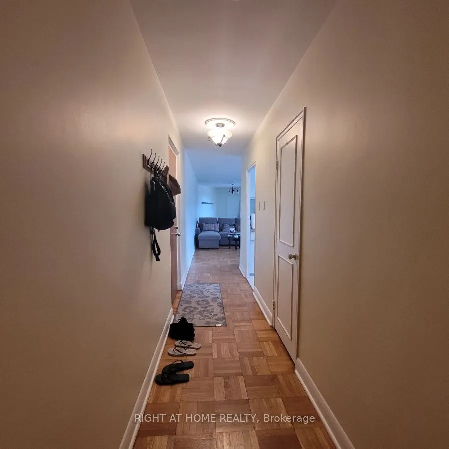 2125 Avenue Road, #208