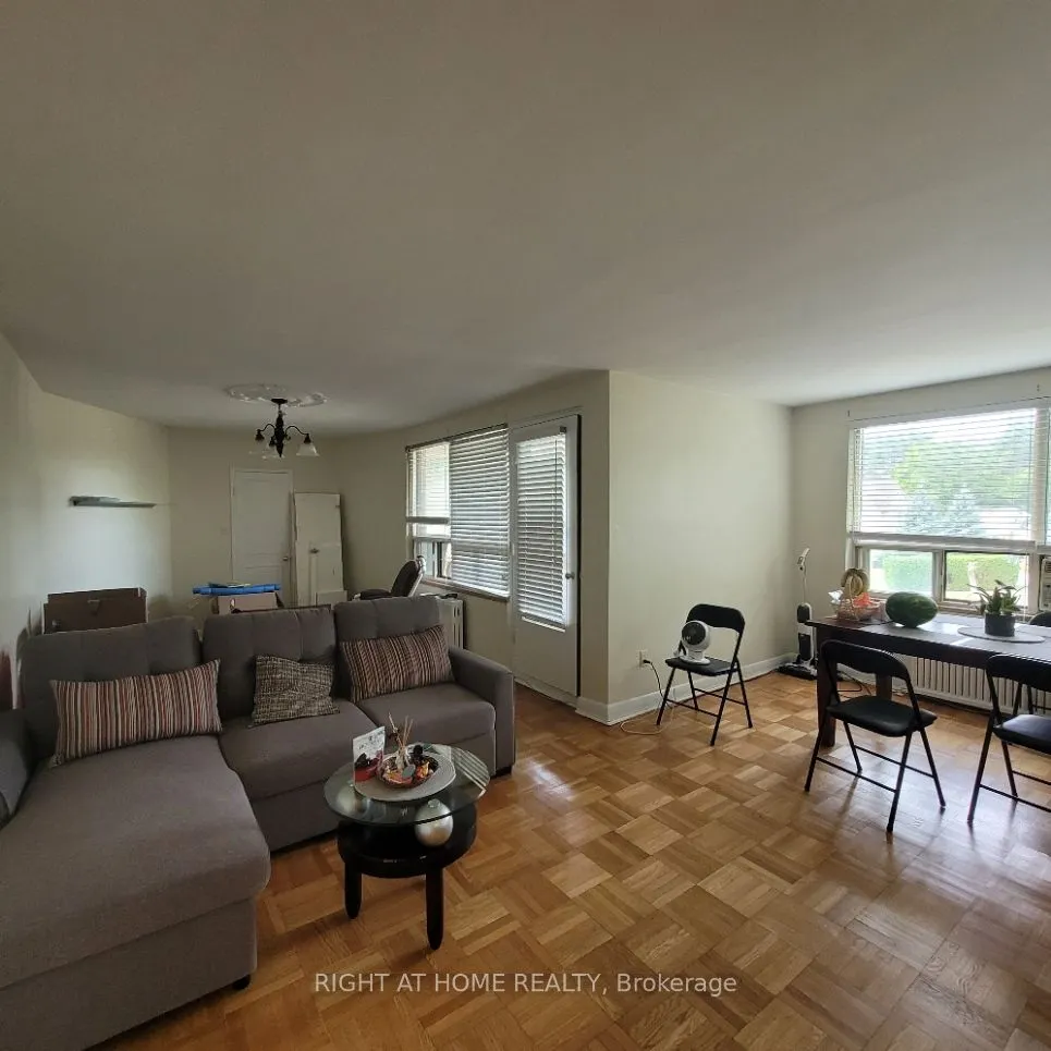2125 Avenue Road, #208