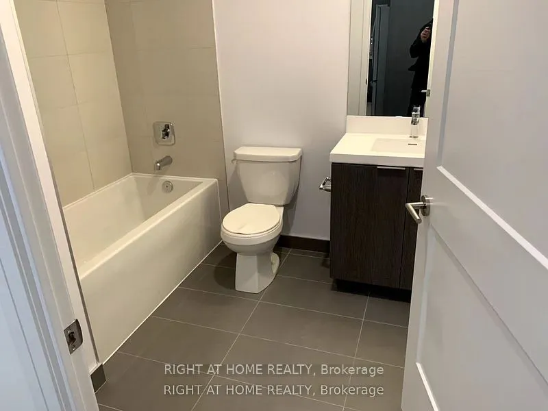 50 Dunfield Avenue, #515