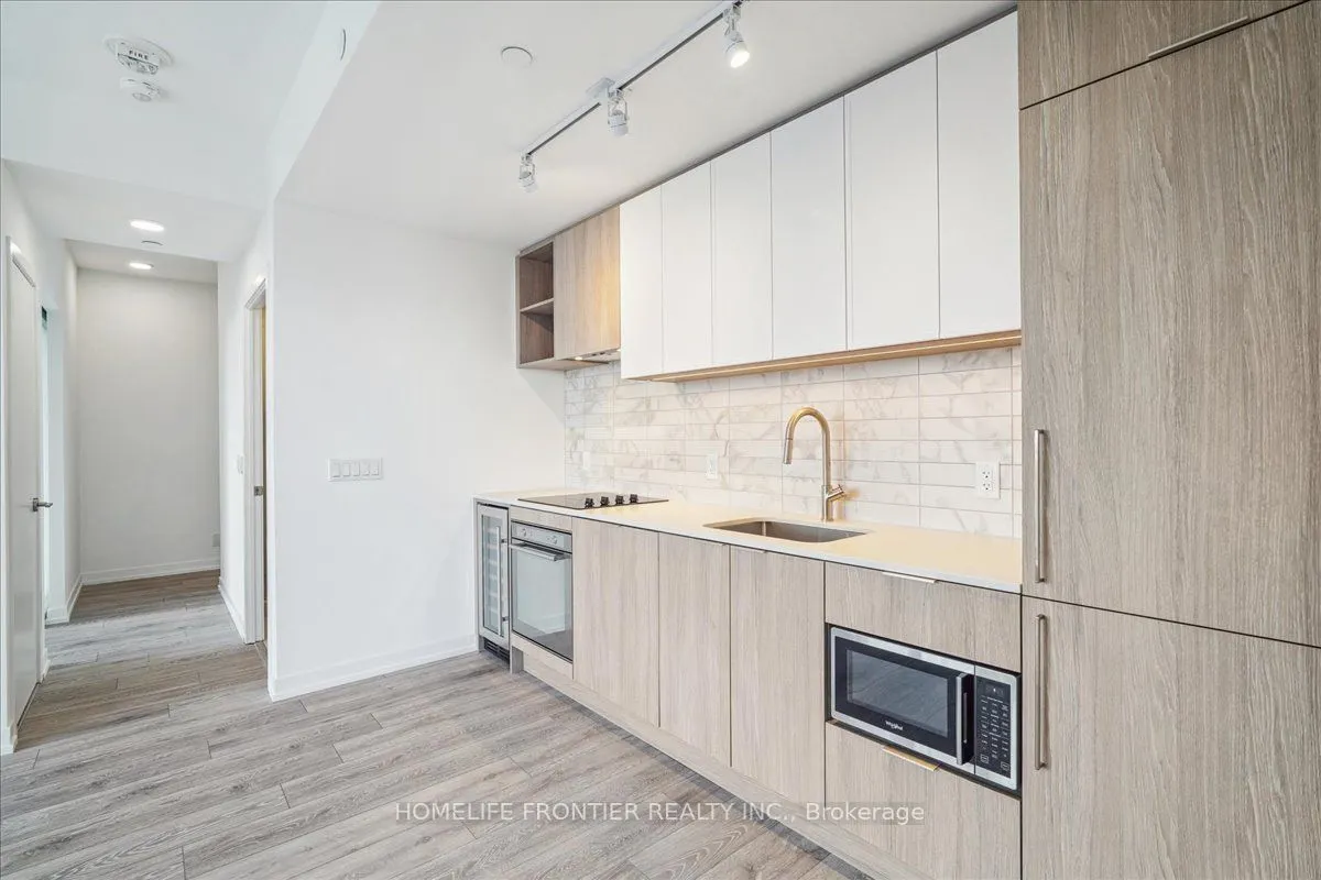 2020 Bathurst Street, #1916