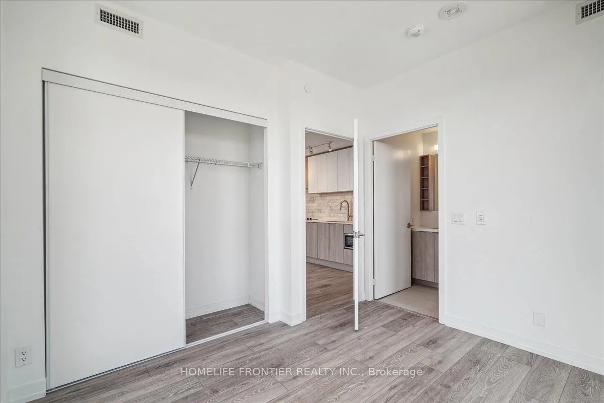 2020 Bathurst Street, #1916