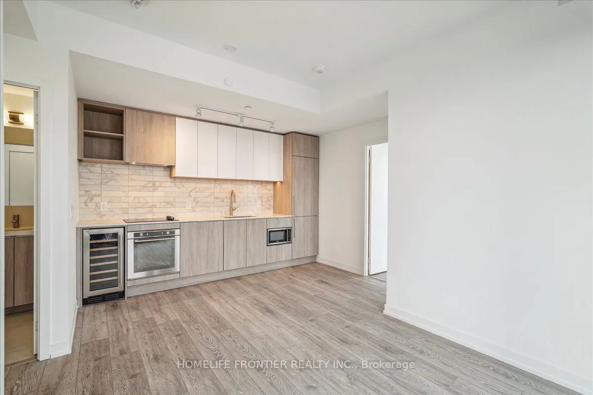 2020 Bathurst Street, #1916
