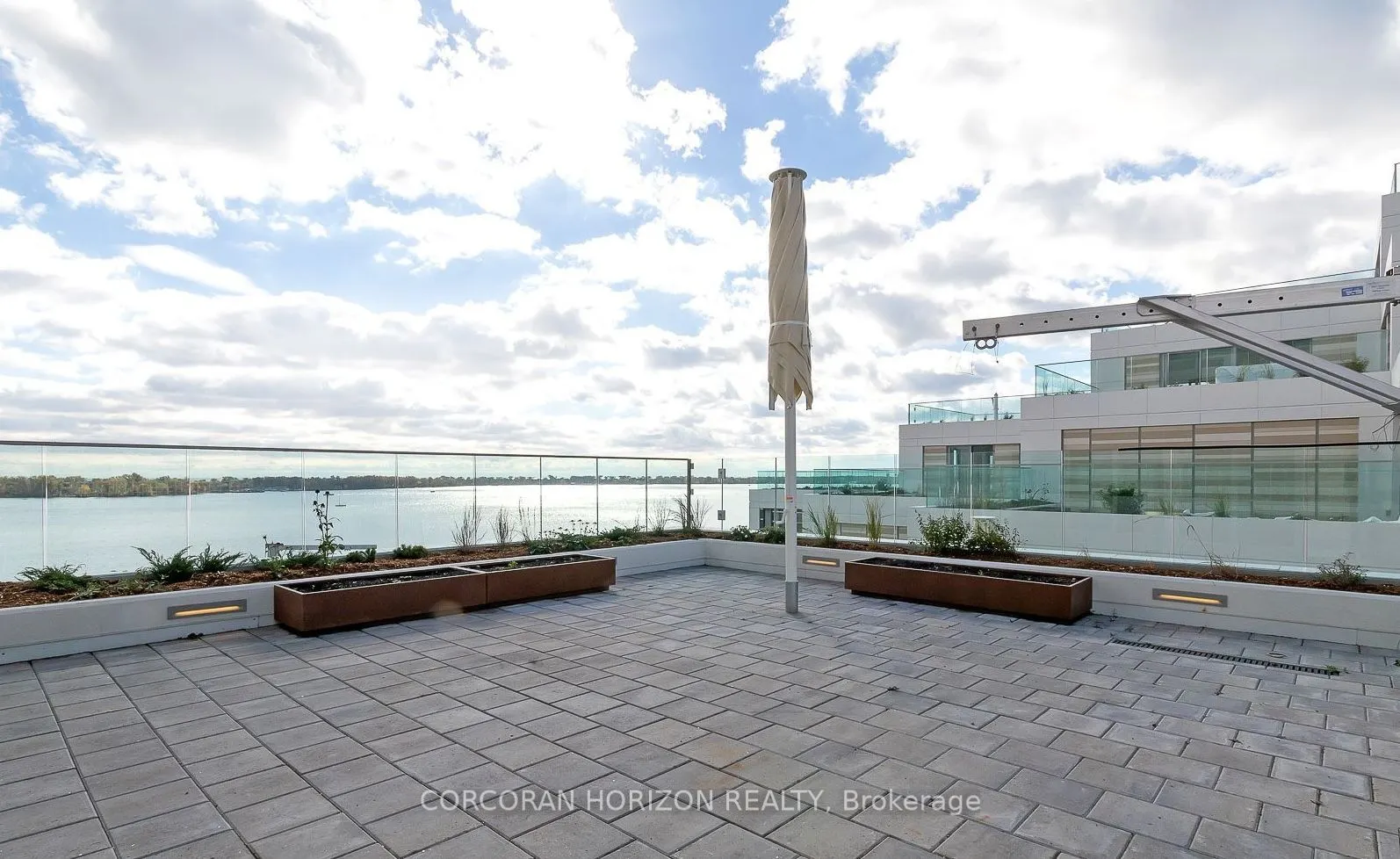 118 Merchants' Wharf, #912