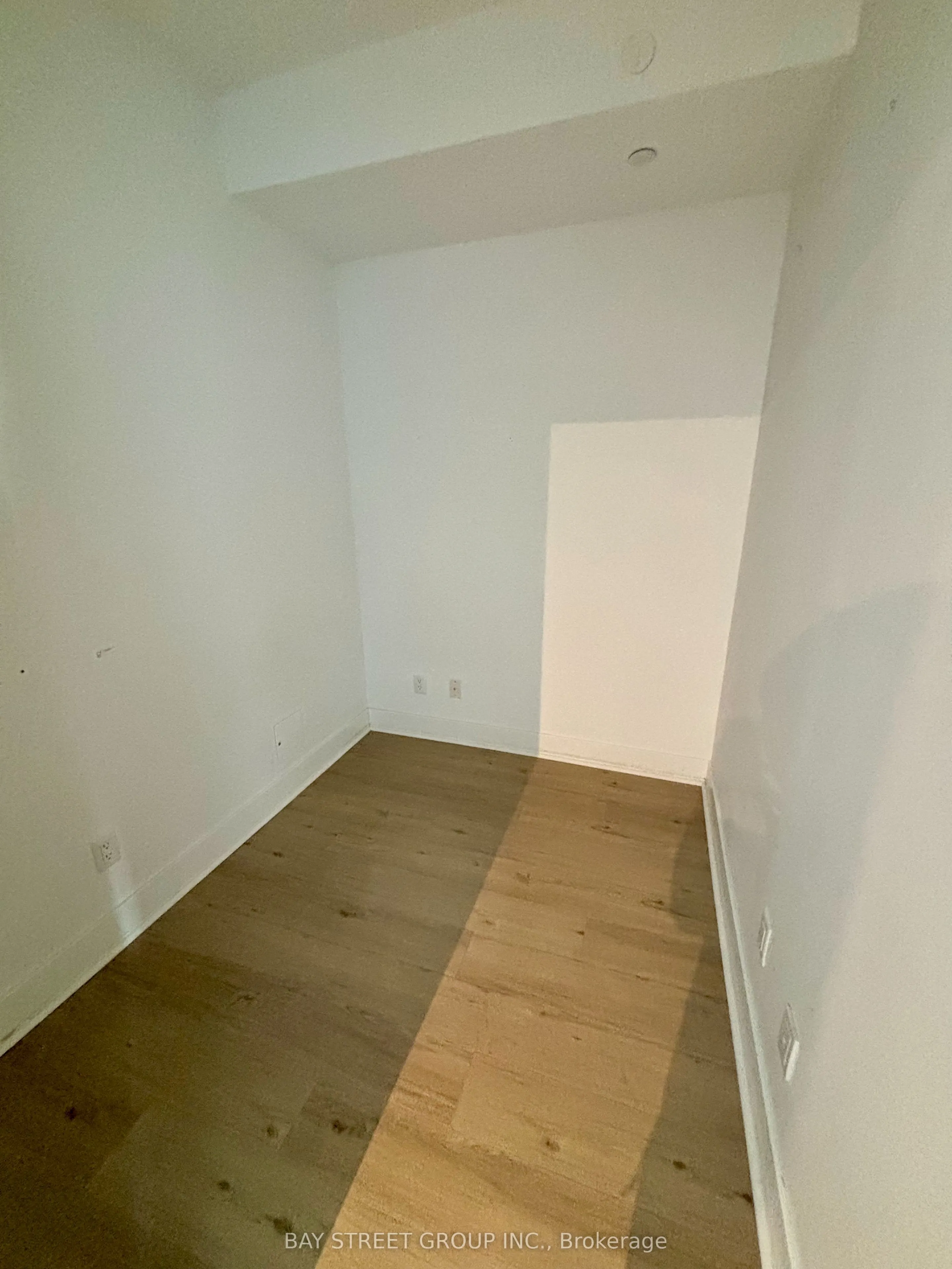 7 Grenville Street S, #2206