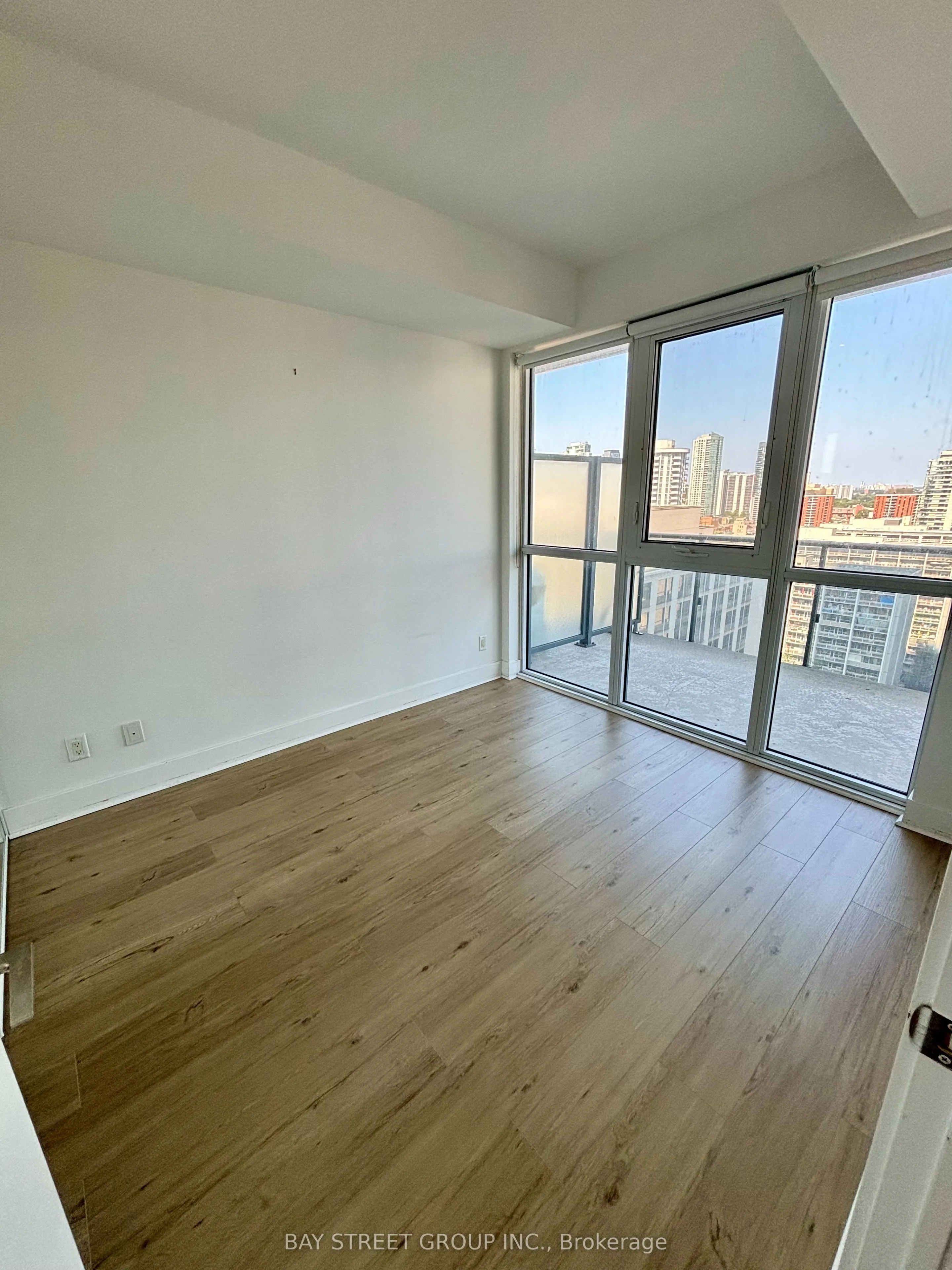7 Grenville Street S, #2206