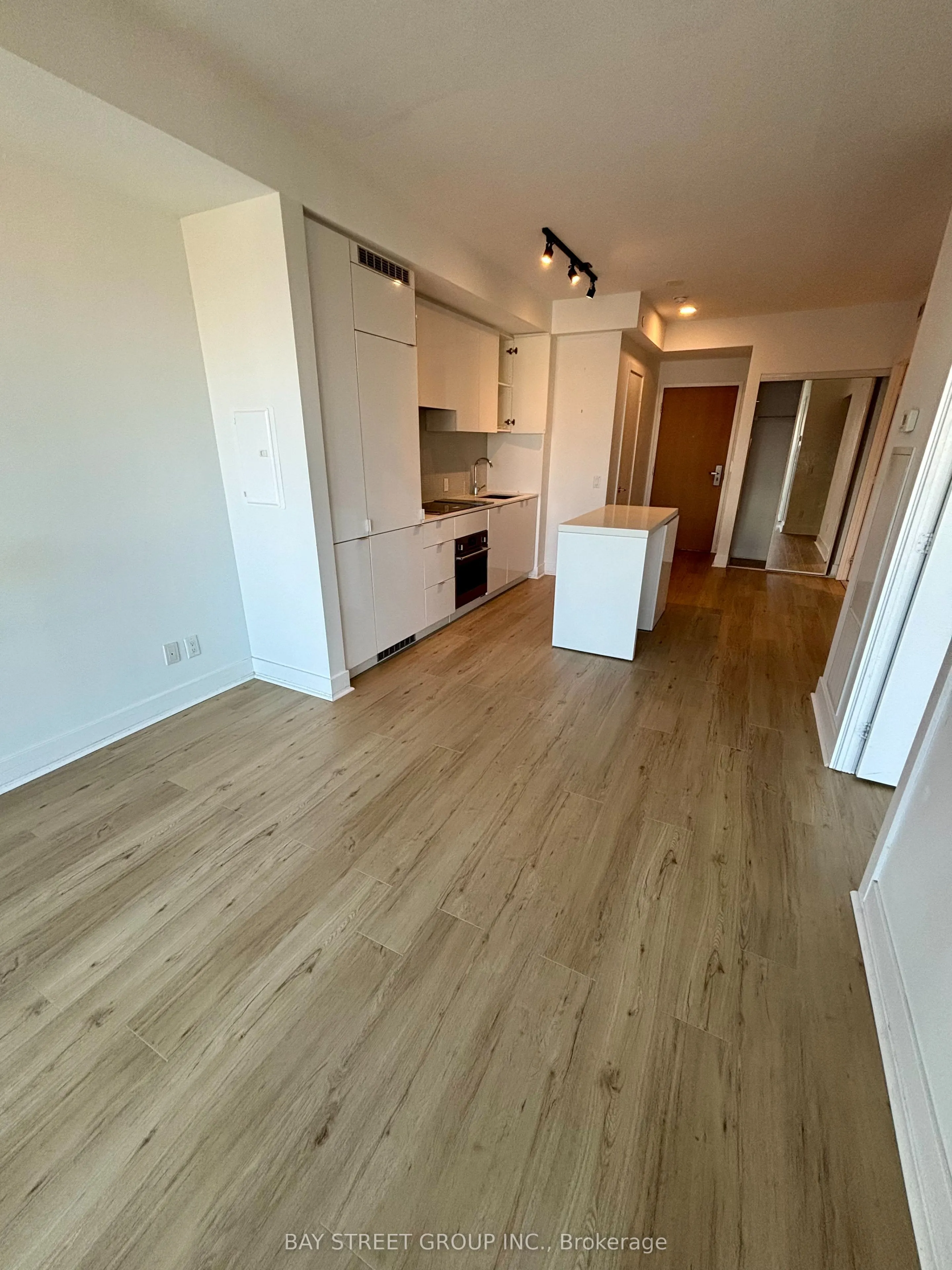 7 Grenville Street S, #2206