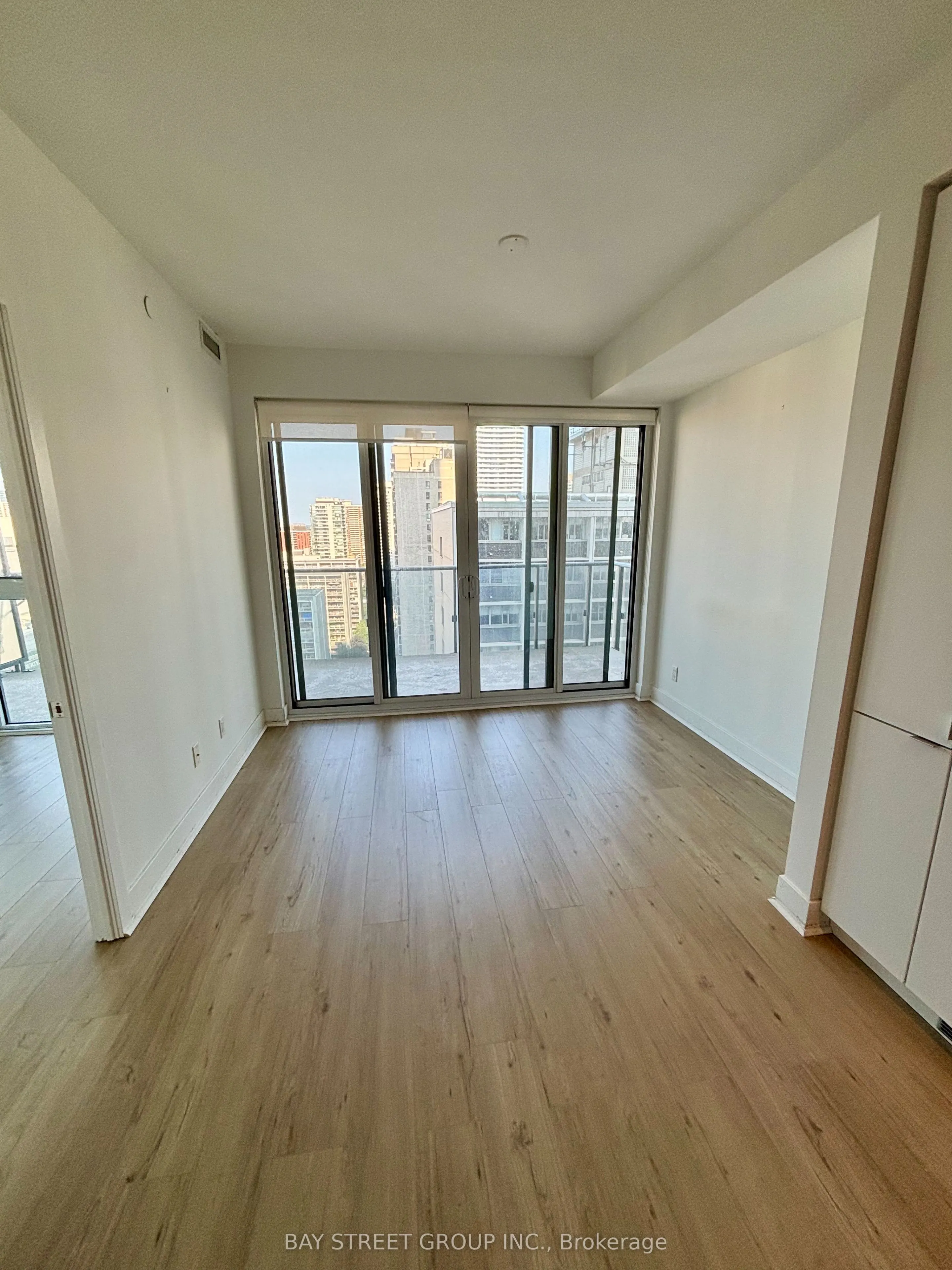 7 Grenville Street S, #2206
